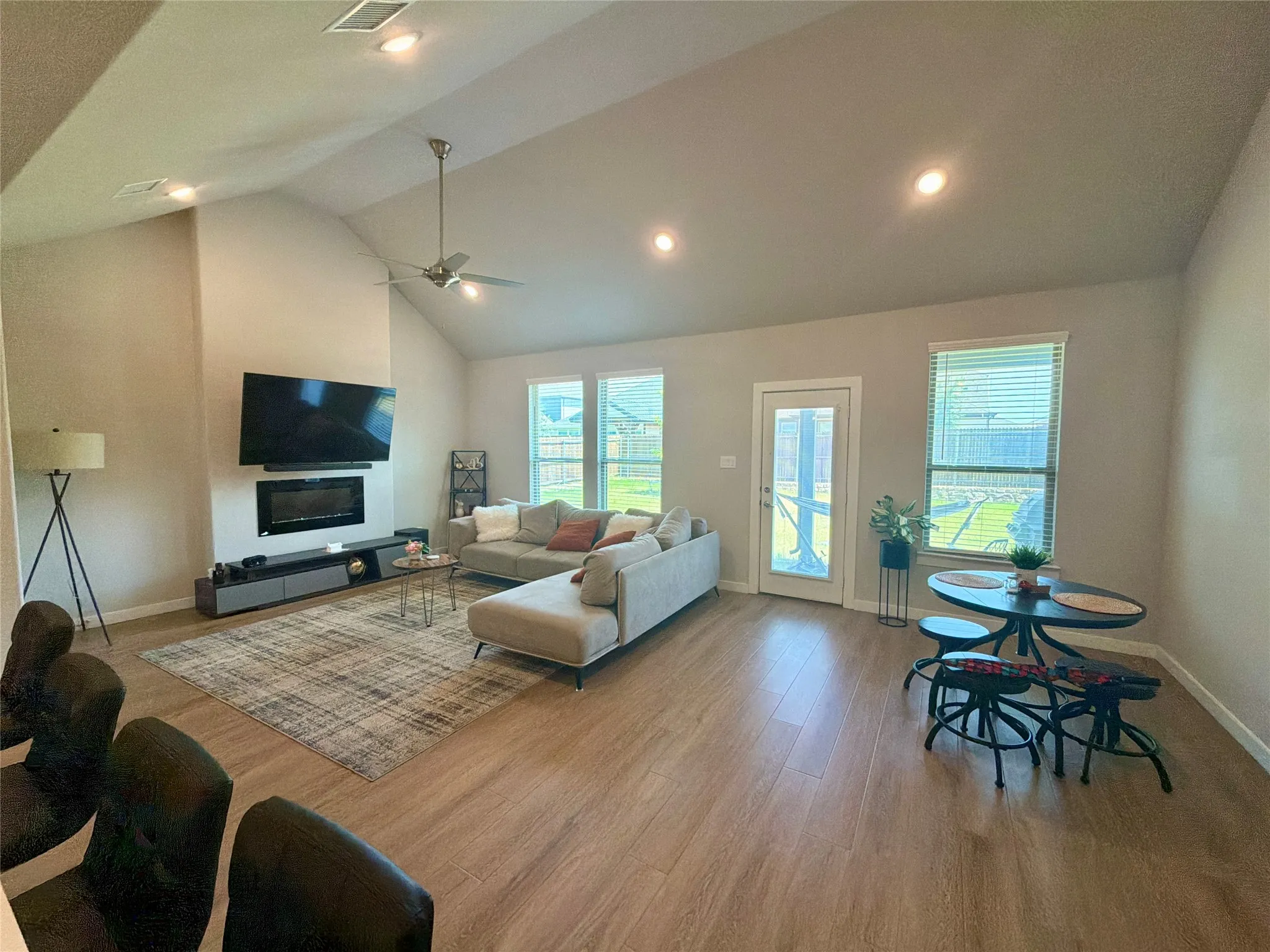 Single Family Residence For Sale in Tarrant County , 2417 Mankato Drive, Fort Worth, Texas 76179, 5 Bedroom, 3 Bathroom, 2 Garage spaces, 2,956 Sqft, built in 2022, mls#21353246, Real Estate Agent in Fort Worth, Homes For Sale in Tarrant county, Homes For Sale in Fort Worth, Realtor in Fort Worth Texas, Real Estate Brokerage Independent Realty Texas, Luminita Cordes Realtor