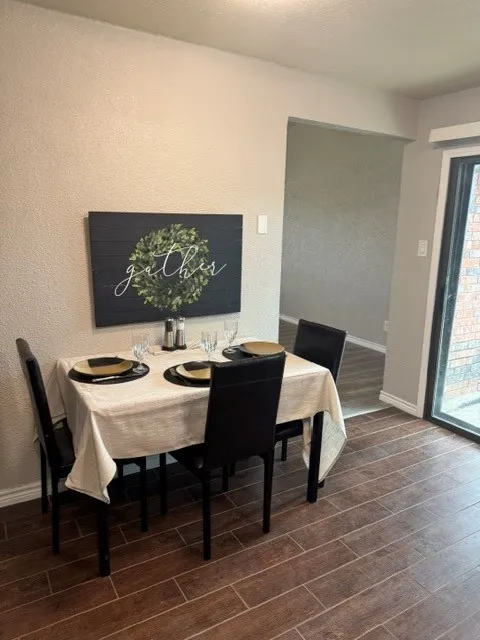 Single Family Residence For Sale in Denton County , 5013 WHEELER Circle, The Colony, Texas 75056, 3 Bedroom, 2 Bathroom, 2 Garage spaces, 1,409 Sqft, built in 1985, mls#21343139, Real Estate Agent in The Colony, Homes For Sale in Denton county, Homes For Sale in The Colony, Realtor in The Colony Texas, Real Estate Brokerage Independent Realty Texas, Luminita Cordes Realtor