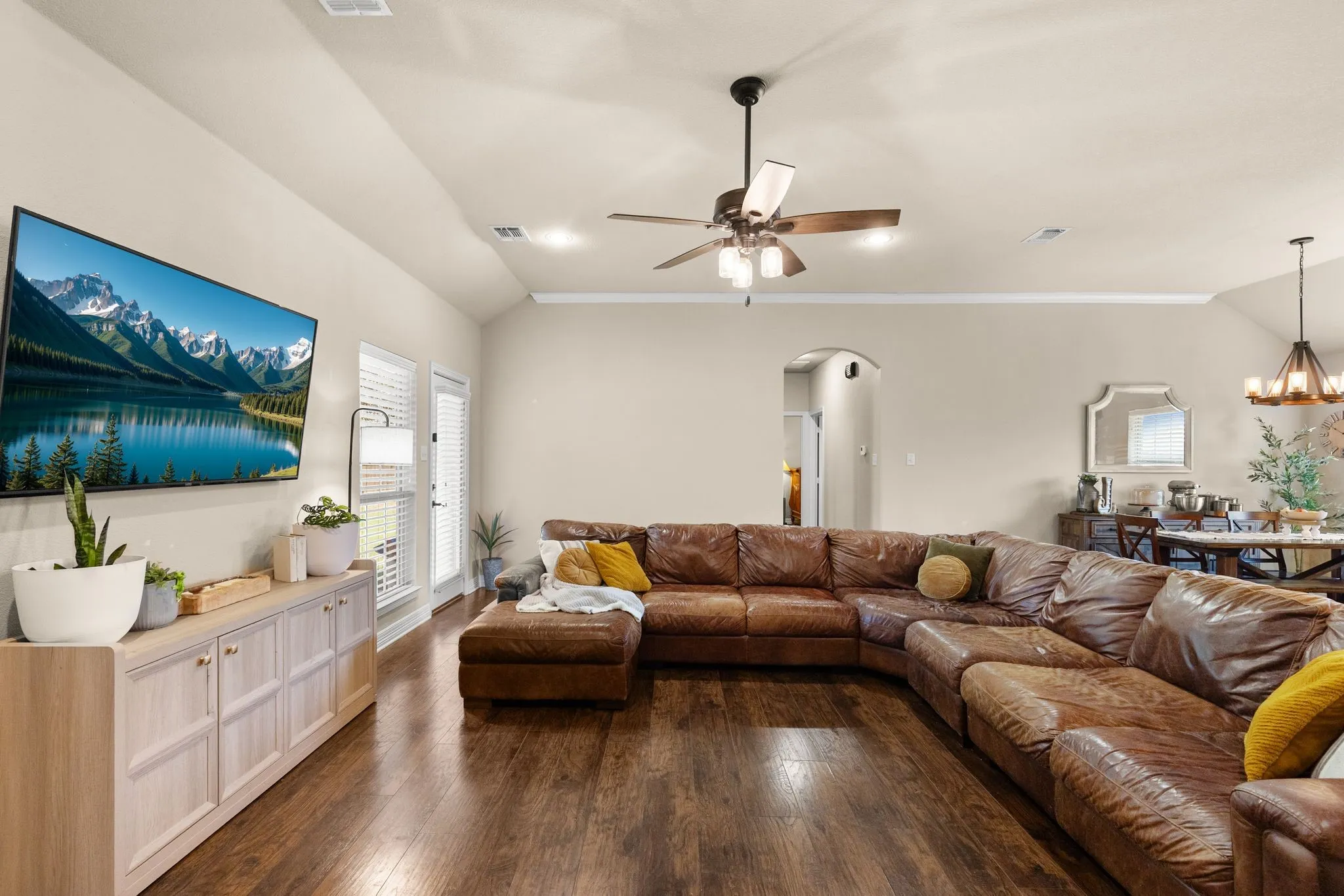 Single Family Residence For Sale in Hunt County , 409 Mesa Drive, Lone Oak, Texas 75453, 4 Bedroom, 2 Bathroom, 2 Garage spaces, 1,771 Sqft, built in 2020, mls#21351236, Real Estate Agent in Lone Oak, Homes For Sale in Hunt county, Homes For Sale in Lone Oak, Realtor in Lone Oak Texas, Real Estate Brokerage Independent Realty Texas, Luminita Cordes Realtor
