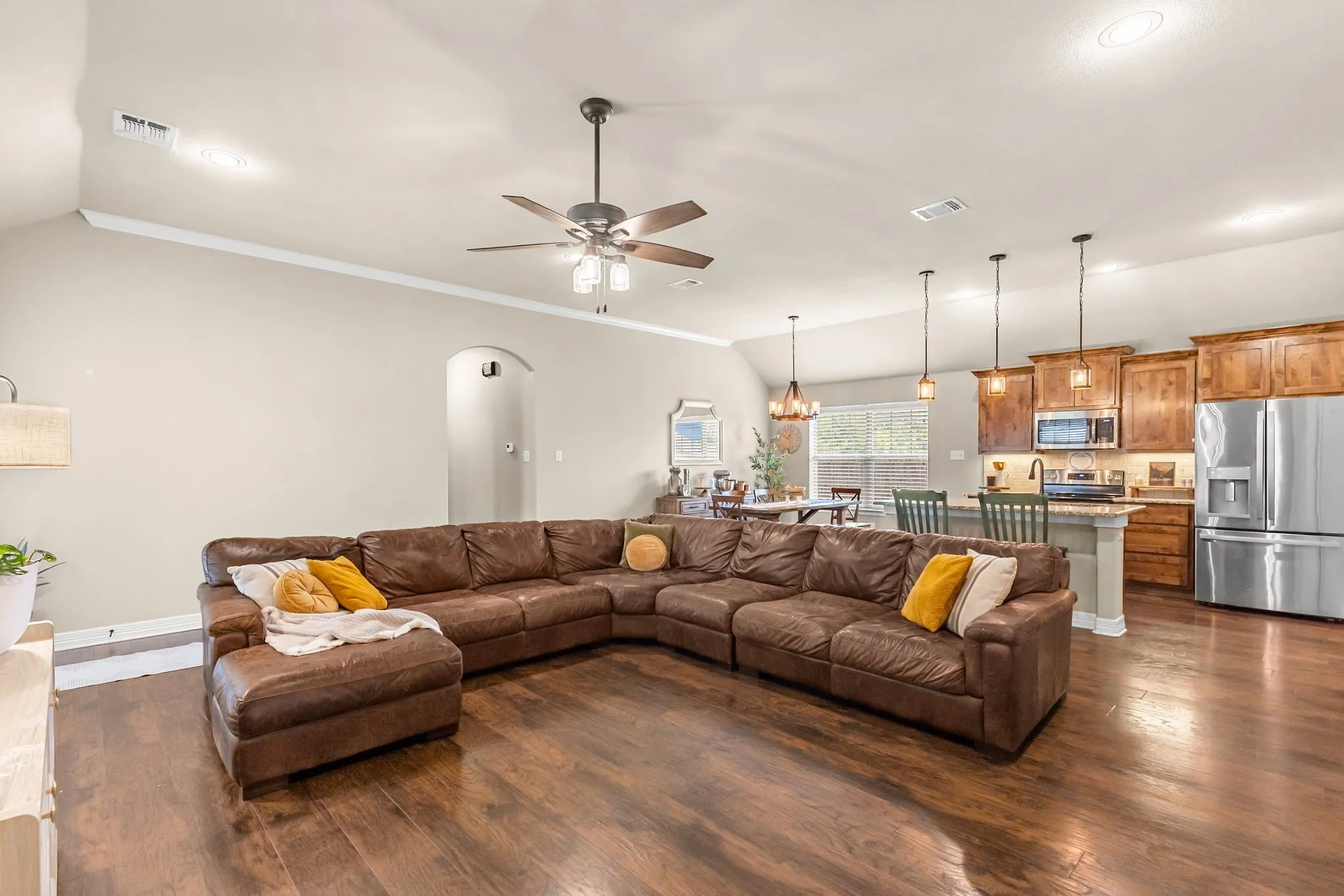 Single Family Residence For Sale in Hunt County , 409 Mesa Drive, Lone Oak, Texas 75453, 4 Bedroom, 2 Bathroom, 2 Garage spaces, 1,771 Sqft, built in 2020, mls#21351236, Real Estate Agent in Lone Oak, Homes For Sale in Hunt county, Homes For Sale in Lone Oak, Realtor in Lone Oak Texas, Real Estate Brokerage Independent Realty Texas, Luminita Cordes Realtor