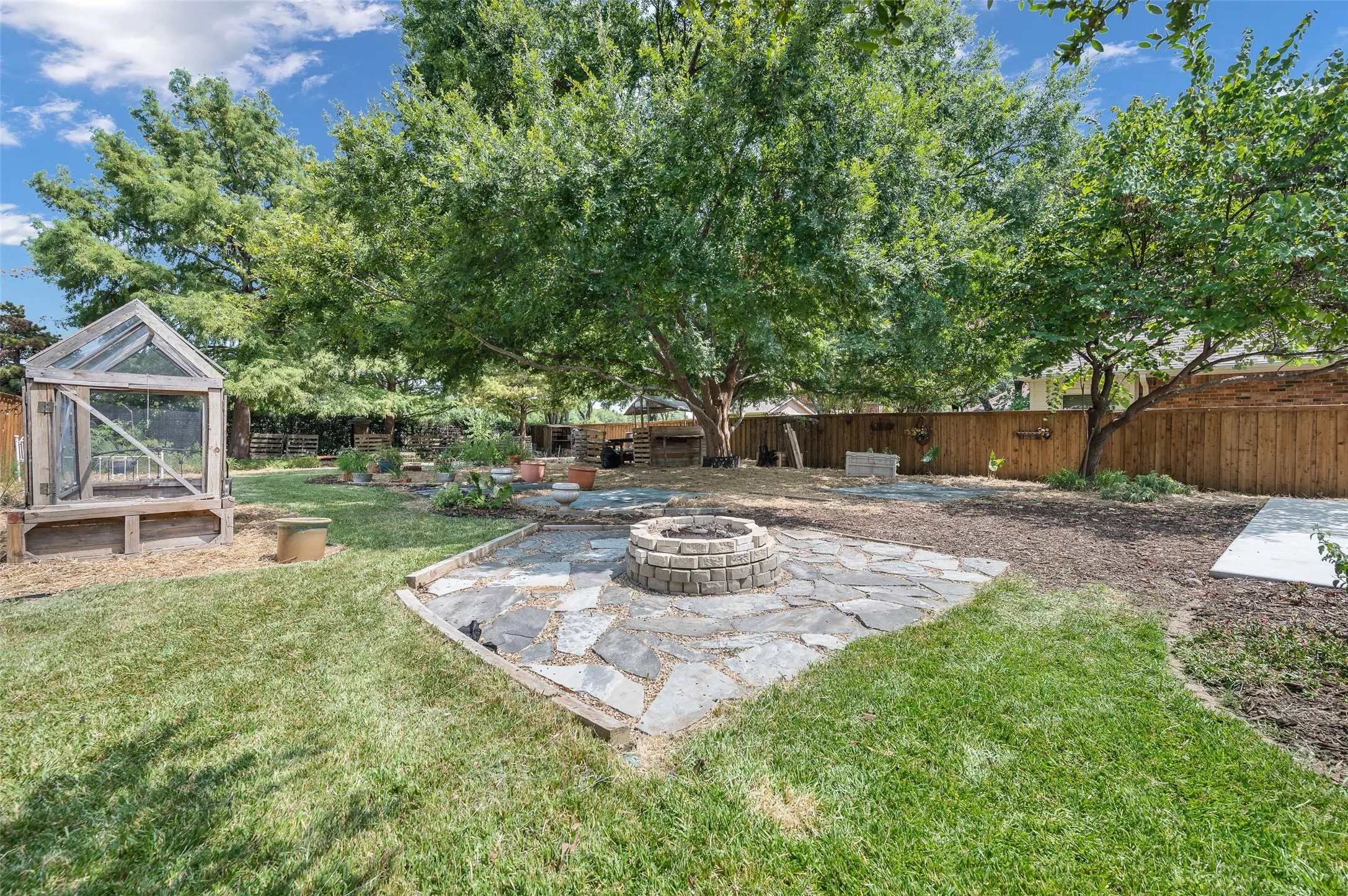 Single Family Residence For Sale in Denton County , 3208 Oak Meadow Drive, Flower Mound, Texas 75028, 4 Bedroom, 3 Bathroom, 2 Garage spaces, 2,707 Sqft, built in 1994, mls#21345720, Real Estate Agent in Flower Mound, Homes For Sale in Denton county, Homes For Sale in Flower Mound, Realtor in Flower Mound Texas, Real Estate Brokerage Independent Realty Texas, Luminita Cordes Realtor