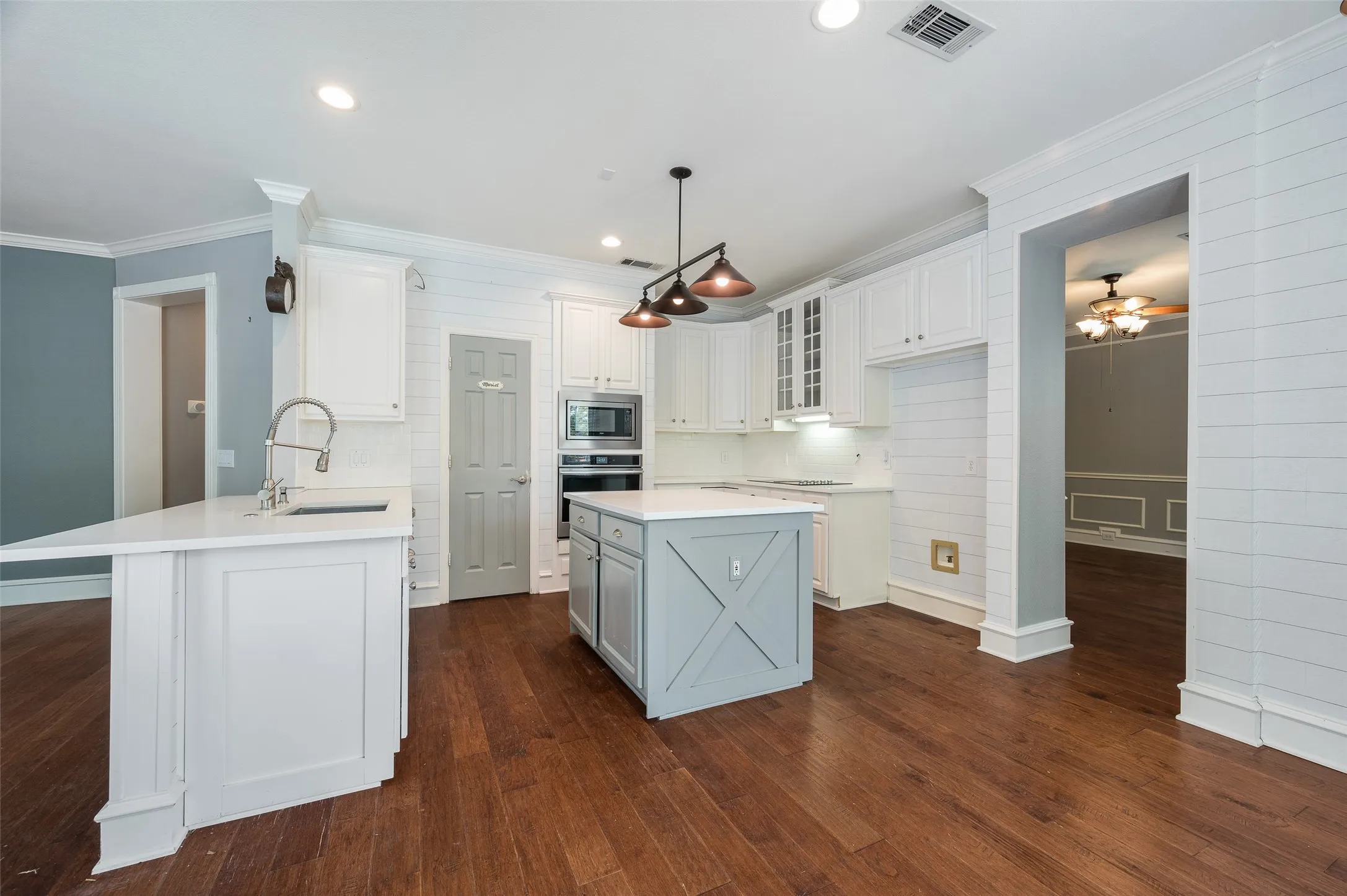 Single Family Residence For Sale in Denton County , 3208 Oak Meadow Drive, Flower Mound, Texas 75028, 4 Bedroom, 3 Bathroom, 2 Garage spaces, 2,707 Sqft, built in 1994, mls#21345720, Real Estate Agent in Flower Mound, Homes For Sale in Denton county, Homes For Sale in Flower Mound, Realtor in Flower Mound Texas, Real Estate Brokerage Independent Realty Texas, Luminita Cordes Realtor