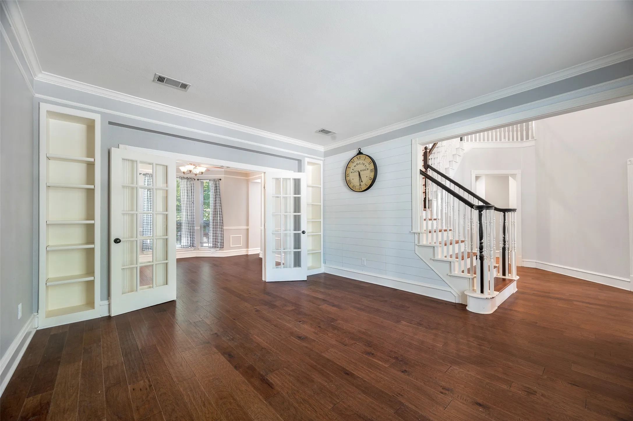 Single Family Residence For Sale in Denton County , 3208 Oak Meadow Drive, Flower Mound, Texas 75028, 4 Bedroom, 3 Bathroom, 2 Garage spaces, 2,707 Sqft, built in 1994, mls#21345720, Real Estate Agent in Flower Mound, Homes For Sale in Denton county, Homes For Sale in Flower Mound, Realtor in Flower Mound Texas, Real Estate Brokerage Independent Realty Texas, Luminita Cordes Realtor