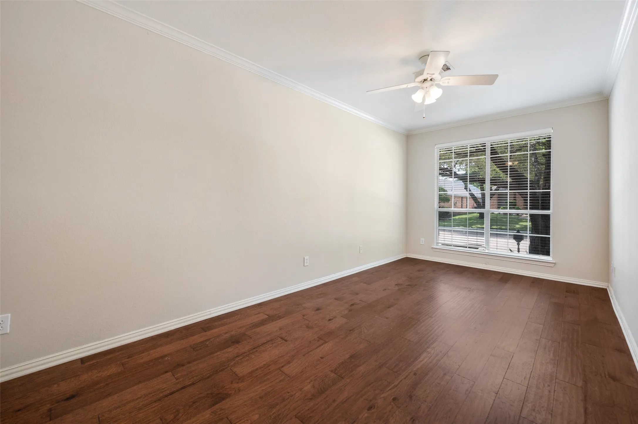 Single Family Residence For Sale in Denton County , 3208 Oak Meadow Drive, Flower Mound, Texas 75028, 4 Bedroom, 3 Bathroom, 2 Garage spaces, 2,707 Sqft, built in 1994, mls#21345720, Real Estate Agent in Flower Mound, Homes For Sale in Denton county, Homes For Sale in Flower Mound, Realtor in Flower Mound Texas, Real Estate Brokerage Independent Realty Texas, Luminita Cordes Realtor