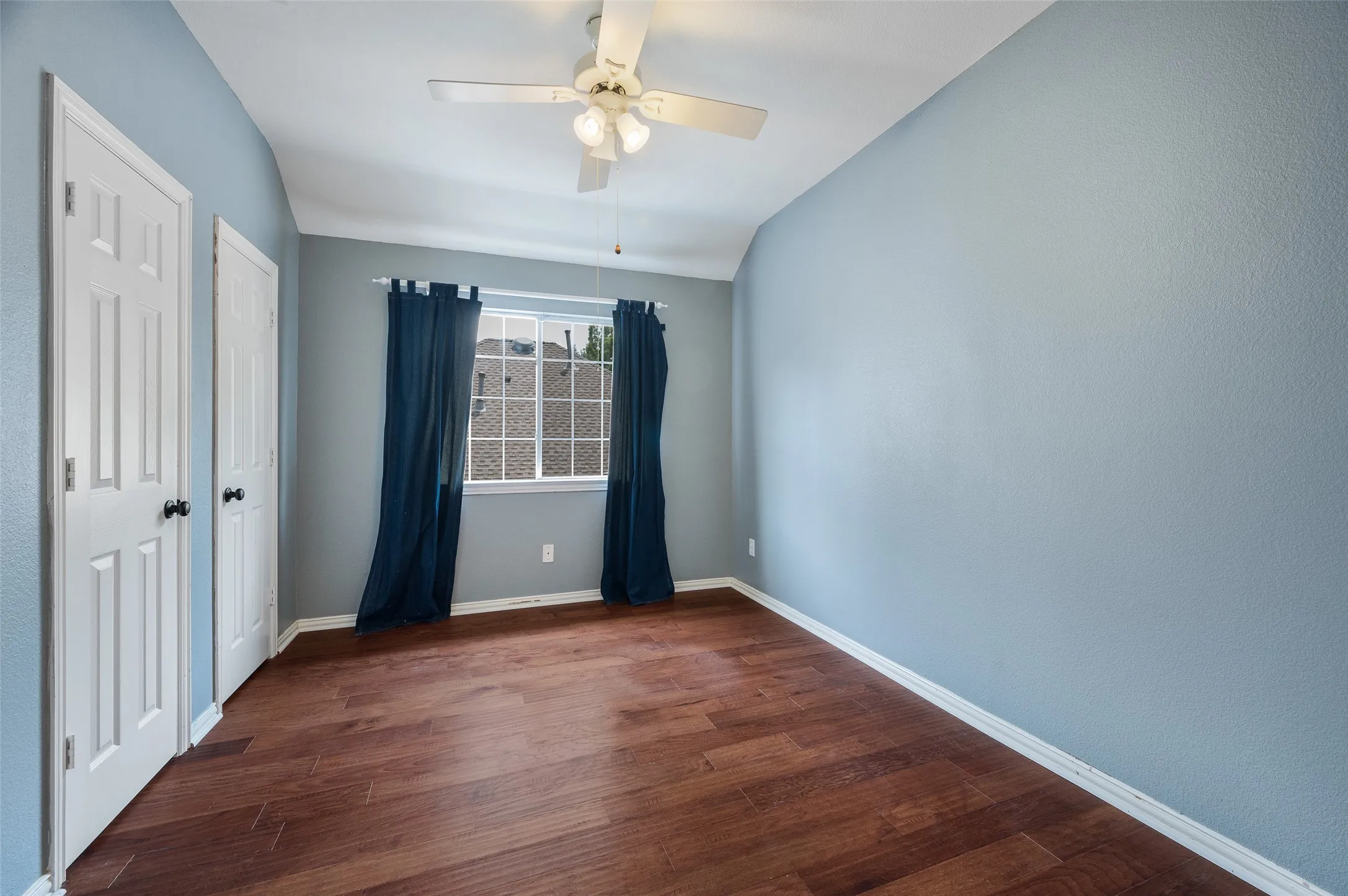 Single Family Residence For Sale in Denton County , 3208 Oak Meadow Drive, Flower Mound, Texas 75028, 4 Bedroom, 3 Bathroom, 2 Garage spaces, 2,707 Sqft, built in 1994, mls#21345720, Real Estate Agent in Flower Mound, Homes For Sale in Denton county, Homes For Sale in Flower Mound, Realtor in Flower Mound Texas, Real Estate Brokerage Independent Realty Texas, Luminita Cordes Realtor