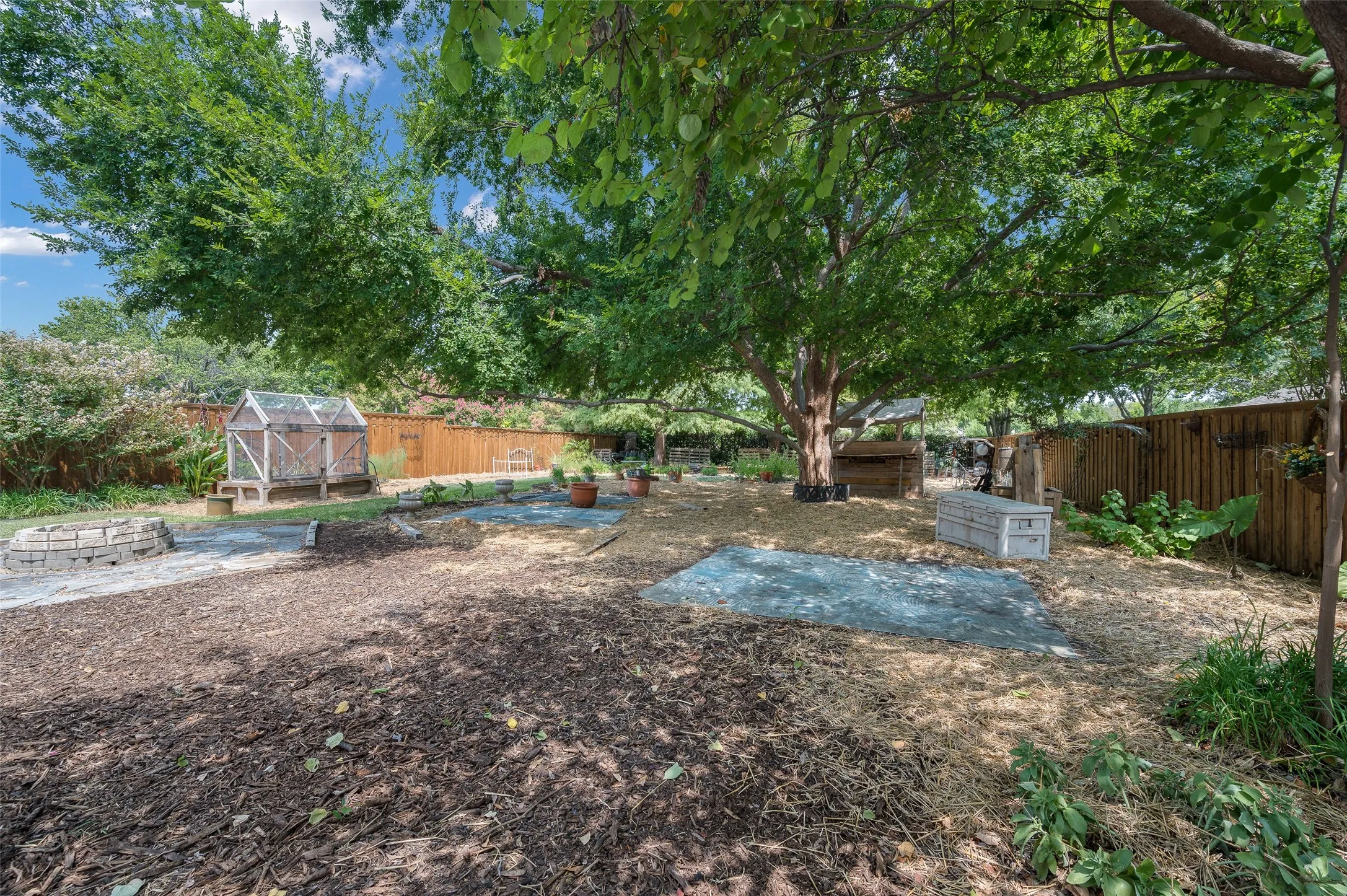 Single Family Residence For Sale in Denton County , 3208 Oak Meadow Drive, Flower Mound, Texas 75028, 4 Bedroom, 3 Bathroom, 2 Garage spaces, 2,707 Sqft, built in 1994, mls#21345720, Real Estate Agent in Flower Mound, Homes For Sale in Denton county, Homes For Sale in Flower Mound, Realtor in Flower Mound Texas, Real Estate Brokerage Independent Realty Texas, Luminita Cordes Realtor