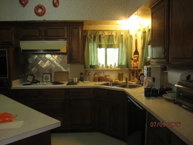 Single Family Residence For Sale in Dallas County , 1530 S Dallas Avenue, Lancaster, Texas 75146, 2 Bedroom, 2 Bathroom, 1 Garage spaces, 3,076 Sqft, built in 1980, mls#21350646, Real Estate Agent in Lancaster, Homes For Sale in Dallas county, Homes For Sale in Lancaster, Realtor in Lancaster Texas, Real Estate Brokerage Independent Realty Texas, Luminita Cordes Realtor