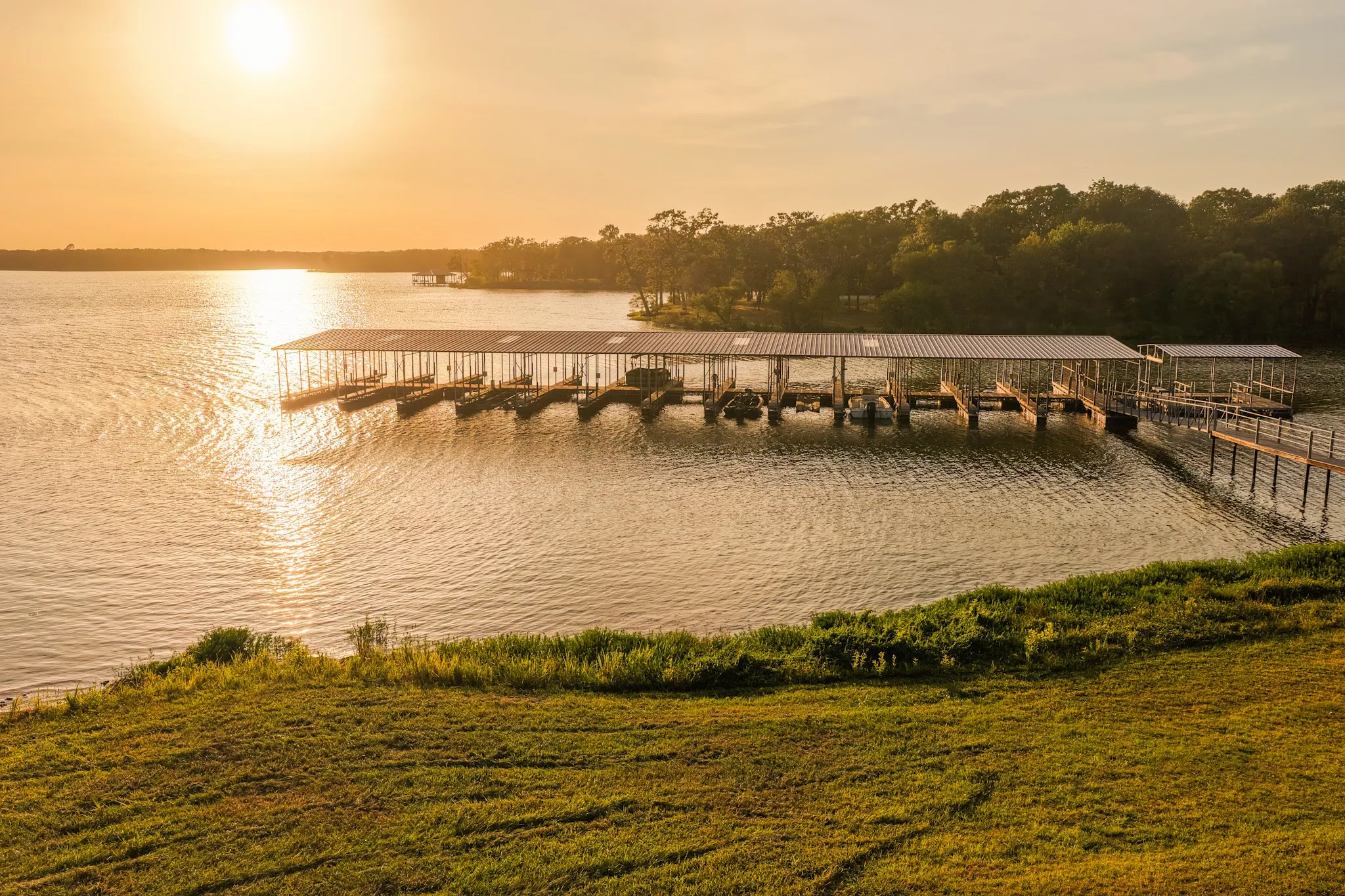 Unimproved Land For Sale in Hunt County , TBD Vintage Shore Drive, Quinlan, Texas 75474, 0, 0, Garage spaces, 0 Sqft, built in 0, mls#21353897, Real Estate Agent in Quinlan, Homes For Sale in Hunt county, Homes For Sale in Quinlan, Realtor in Quinlan Texas, Real Estate Brokerage Independent Realty Texas, Luminita Cordes Realtor