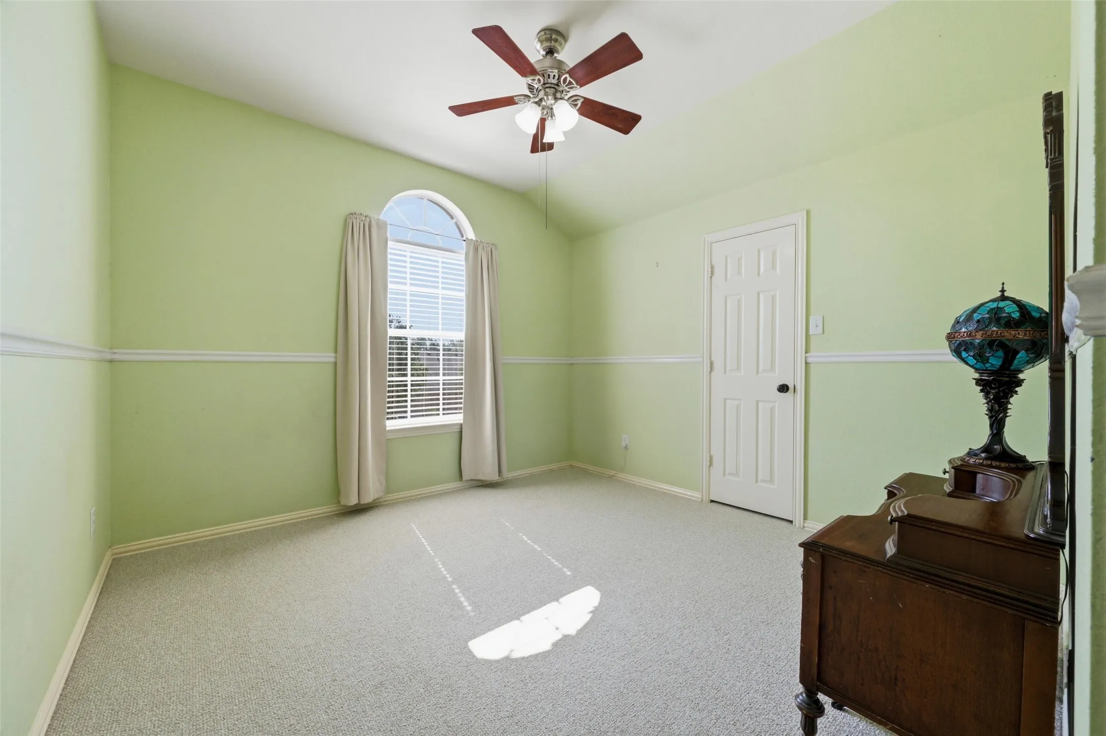 Single Family Residence For Sale in Tarrant County , 1328 Carriage Lane, Keller, Texas 76248, 4 Bedroom, 3 Bathroom, 2 Garage spaces, 2,960 Sqft, built in 2000, mls#21353895, Real Estate Agent in Keller, Homes For Sale in Tarrant county, Homes For Sale in Keller, Realtor in Keller Texas, Real Estate Brokerage Independent Realty Texas, Luminita Cordes Realtor