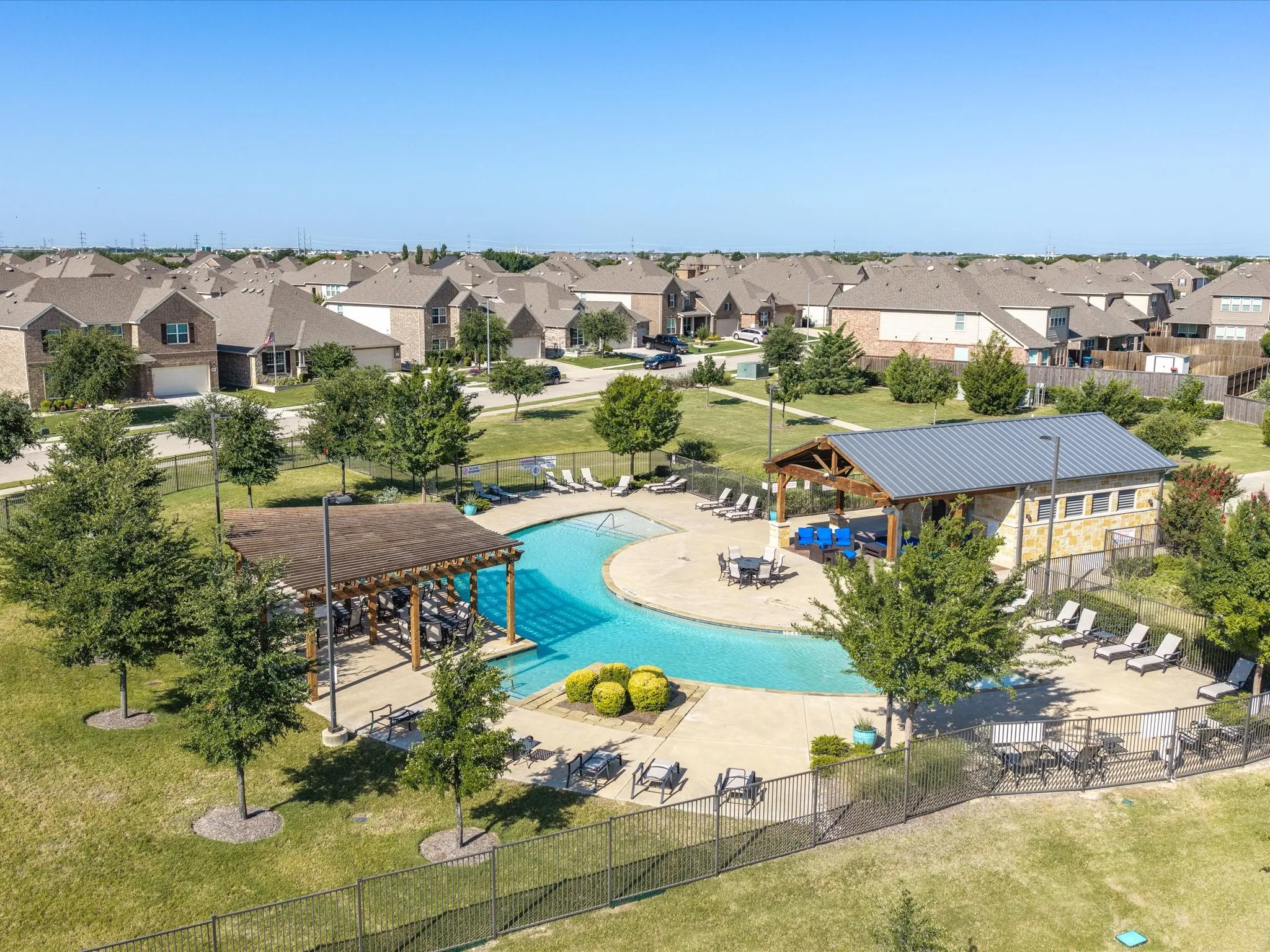 Single Family Residence For Sale in Tarrant County , 1408 Mesa Crest Drive, Fort Worth, Texas 76052, 4 Bedroom, 3 Bathroom, 2 Garage spaces, 2,627 Sqft, built in 2013, mls#21354014, Real Estate Agent in Fort Worth, Homes For Sale in Tarrant county, Homes For Sale in Fort Worth, Realtor in Fort Worth Texas, Real Estate Brokerage Independent Realty Texas, Luminita Cordes Realtor