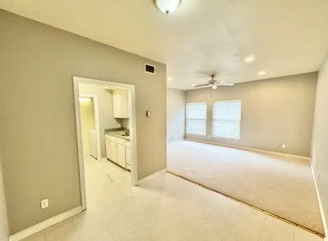 Apartment For Rent in Denton County , 631 Texas Street, Denton, Texas 76209, 1 Bedroom, 1 Bathroom, Garage spaces, 616 Sqft, built in 2000, Price $875, mls#21354060, Real Estate Agent in Denton, Homes For Rent in Denton county, Homes For Rent in Denton, Realtor in Denton Texas, Real Estate Brokerage Independent Realty Texas, Luminita Cordes Realtor
