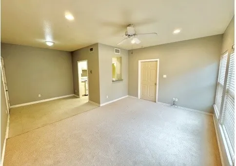 Apartment For Rent in Denton County , 631 Texas Street, Denton, Texas 76209, 1 Bedroom, 1 Bathroom, Garage spaces, 616 Sqft, built in 2000, Price $875, mls#21354060, Real Estate Agent in Denton, Homes For Rent in Denton county, Homes For Rent in Denton, Realtor in Denton Texas, Real Estate Brokerage Independent Realty Texas, Luminita Cordes Realtor