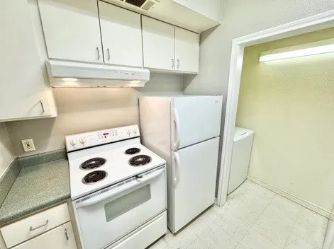 Apartment For Rent in Denton County , 631 Texas Street, Denton, Texas 76209, 1 Bedroom, 1 Bathroom, Garage spaces, 616 Sqft, built in 2000, Price $875, mls#21354060, Real Estate Agent in Denton, Homes For Rent in Denton county, Homes For Rent in Denton, Realtor in Denton Texas, Real Estate Brokerage Independent Realty Texas, Luminita Cordes Realtor