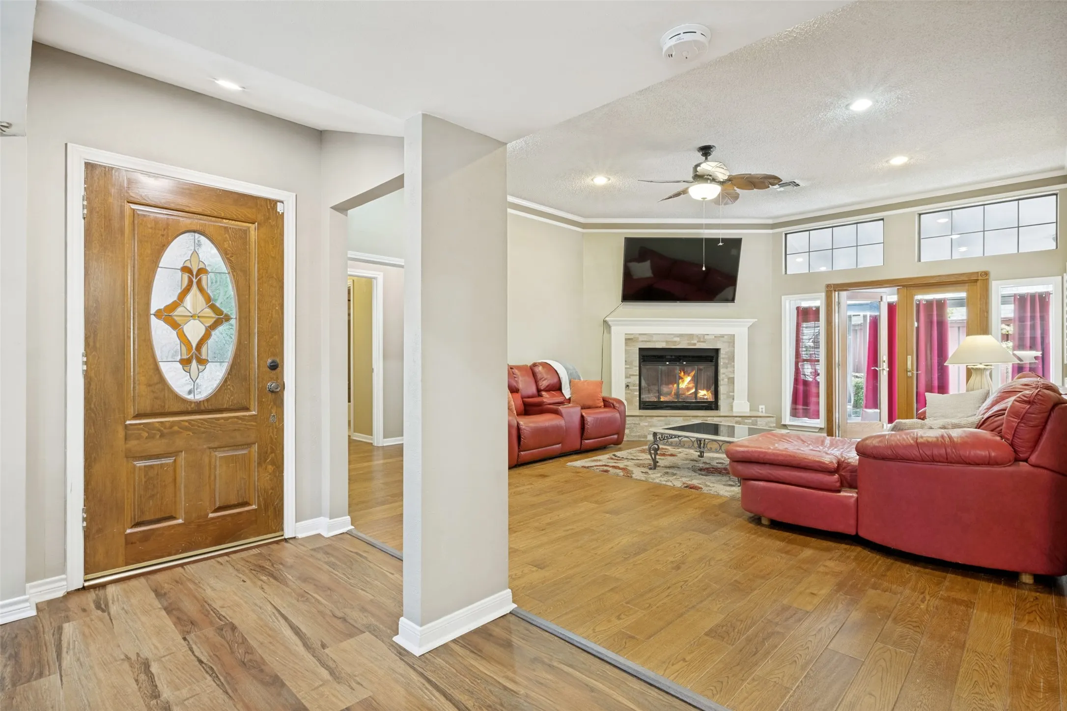 Single Family Residence For Sale in Denton County , 1925 Highland Park Circle, Denton, Texas 76205, 3 Bedroom, 2 Bathroom, 2 Garage spaces, 2,067 Sqft, built in 1984, mls#21351964, Real Estate Agent in Denton, Homes For Sale in Denton county, Homes For Sale in Denton, Realtor in Denton Texas, Real Estate Brokerage Independent Realty Texas, Luminita Cordes Realtor