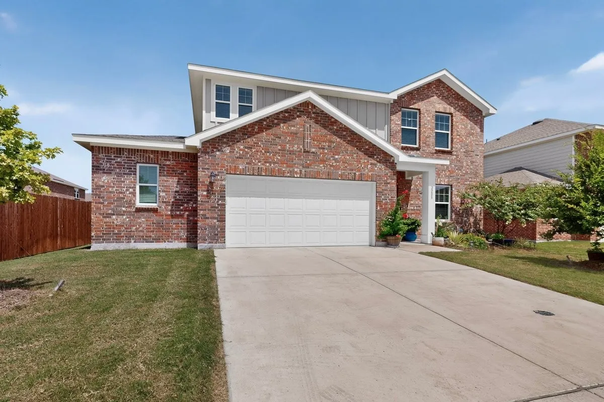 Single Family Residence For Sale in Ellis County , 2208 Frio River Road, Glenn Heights, Texas 75154, 4 Bedroom, 3 Bathroom, 2 Garage spaces, 2,032 Sqft, built in 2023, mls#21352160, Real Estate Agent in Glenn Heights, Homes For Sale in Ellis county, Homes For Sale in Glenn Heights, Realtor in Glenn Heights Texas, Real Estate Brokerage Independent Realty Texas, Luminita Cordes Realtor