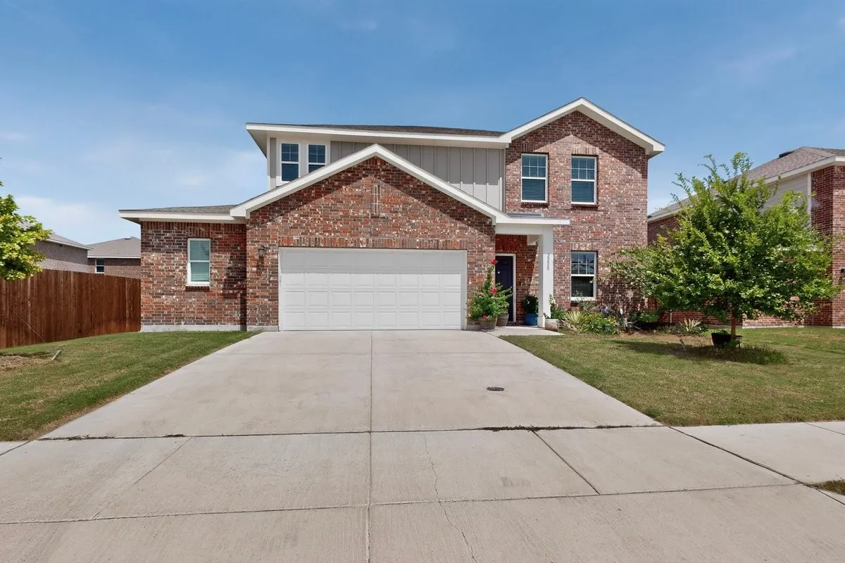 Single Family Residence For Sale in Ellis County , 2208 Frio River Road, Glenn Heights, Texas 75154, 4 Bedroom, 3 Bathroom, 2 Garage spaces, 2,032 Sqft, built in 2023, mls#21352160, Real Estate Agent in Glenn Heights, Homes For Sale in Ellis county, Homes For Sale in Glenn Heights, Realtor in Glenn Heights Texas, Real Estate Brokerage Independent Realty Texas, Luminita Cordes Realtor