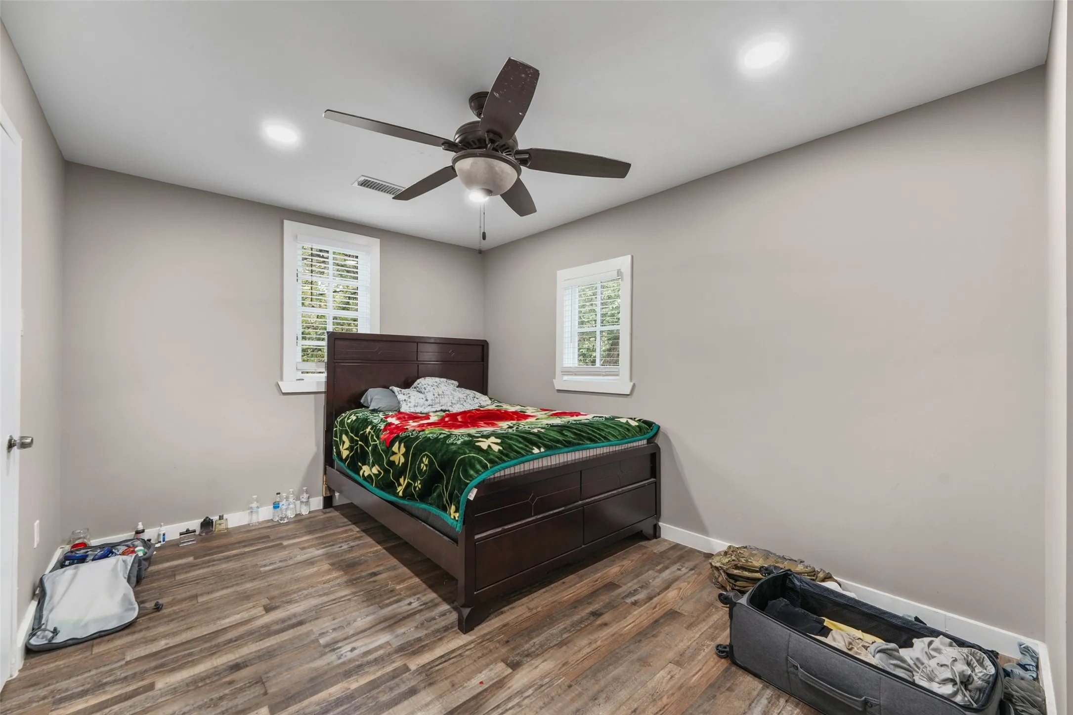 Single Family Residence For Sale in Hunt County , 10863 Lakeview Trail, Quinlan, Texas 75474, 7 Bedroom, 3 Bathroom, Garage spaces, 3,053 Sqft, built in 1986, mls#21354120, Real Estate Agent in Quinlan, Homes For Sale in Hunt county, Homes For Sale in Quinlan, Realtor in Quinlan Texas, Real Estate Brokerage Independent Realty Texas, Luminita Cordes Realtor