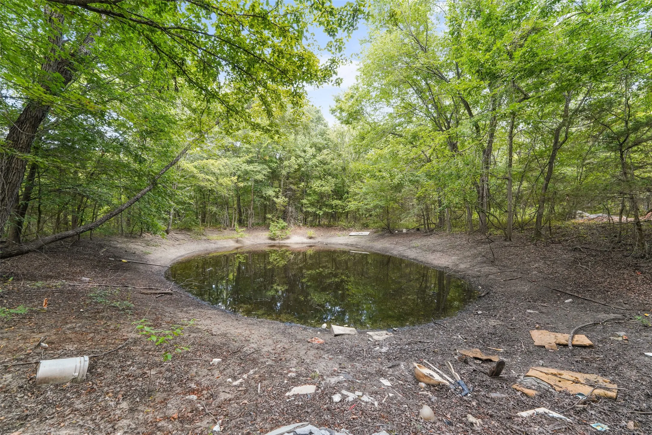 Single Family Residence For Sale in Hunt County , 10863 Lakeview Trail, Quinlan, Texas 75474, 7 Bedroom, 3 Bathroom, Garage spaces, 3,053 Sqft, built in 1986, mls#21354120, Real Estate Agent in Quinlan, Homes For Sale in Hunt county, Homes For Sale in Quinlan, Realtor in Quinlan Texas, Real Estate Brokerage Independent Realty Texas, Luminita Cordes Realtor