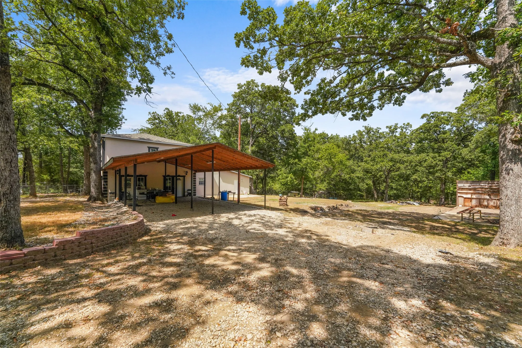 Single Family Residence For Sale in Hunt County , 10863 Lakeview Trail, Quinlan, Texas 75474, 7 Bedroom, 3 Bathroom, Garage spaces, 3,053 Sqft, built in 1986, mls#21354120, Real Estate Agent in Quinlan, Homes For Sale in Hunt county, Homes For Sale in Quinlan, Realtor in Quinlan Texas, Real Estate Brokerage Independent Realty Texas, Luminita Cordes Realtor