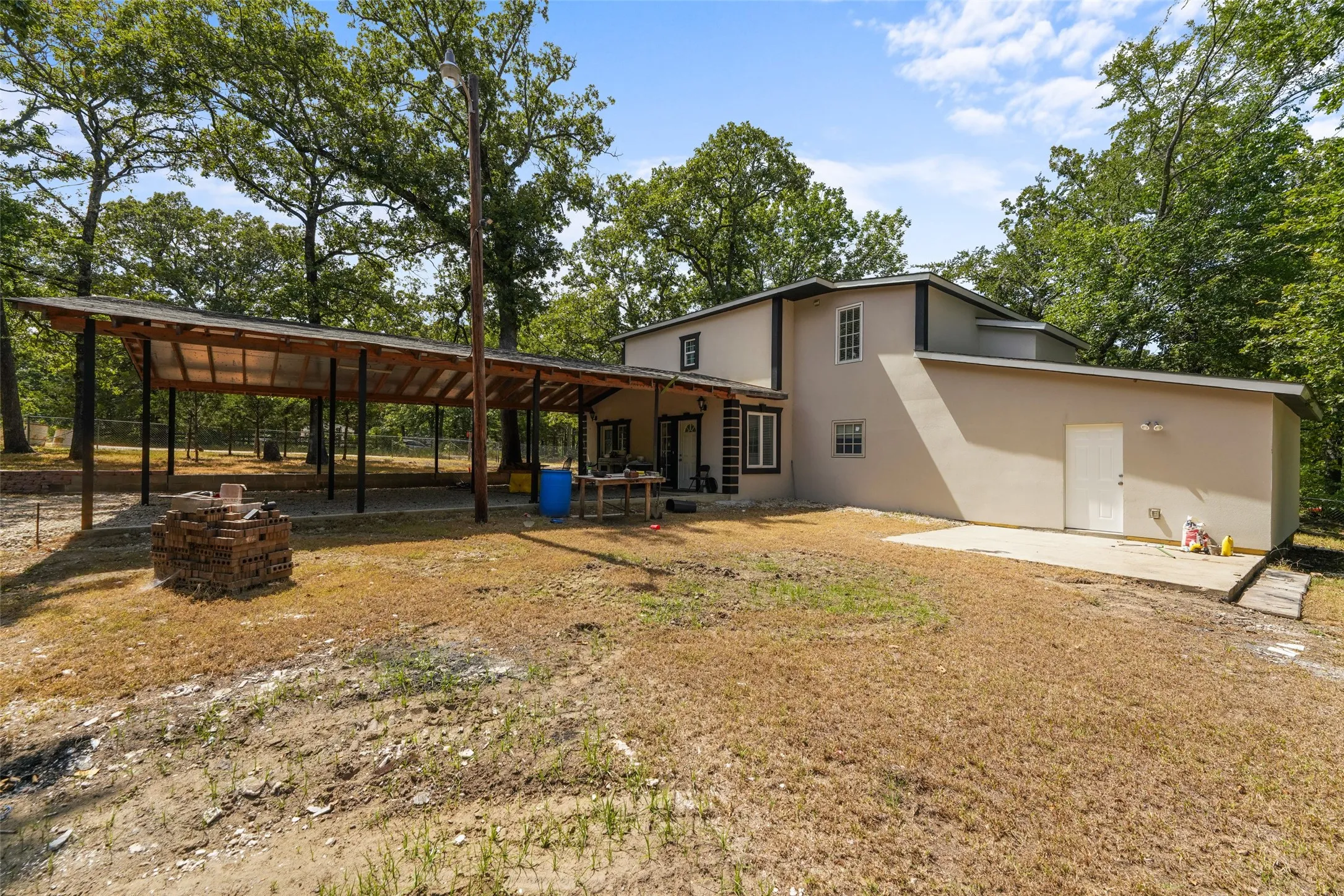 Single Family Residence For Sale in Hunt County , 10863 Lakeview Trail, Quinlan, Texas 75474, 7 Bedroom, 3 Bathroom, Garage spaces, 3,053 Sqft, built in 1986, mls#21354120, Real Estate Agent in Quinlan, Homes For Sale in Hunt county, Homes For Sale in Quinlan, Realtor in Quinlan Texas, Real Estate Brokerage Independent Realty Texas, Luminita Cordes Realtor