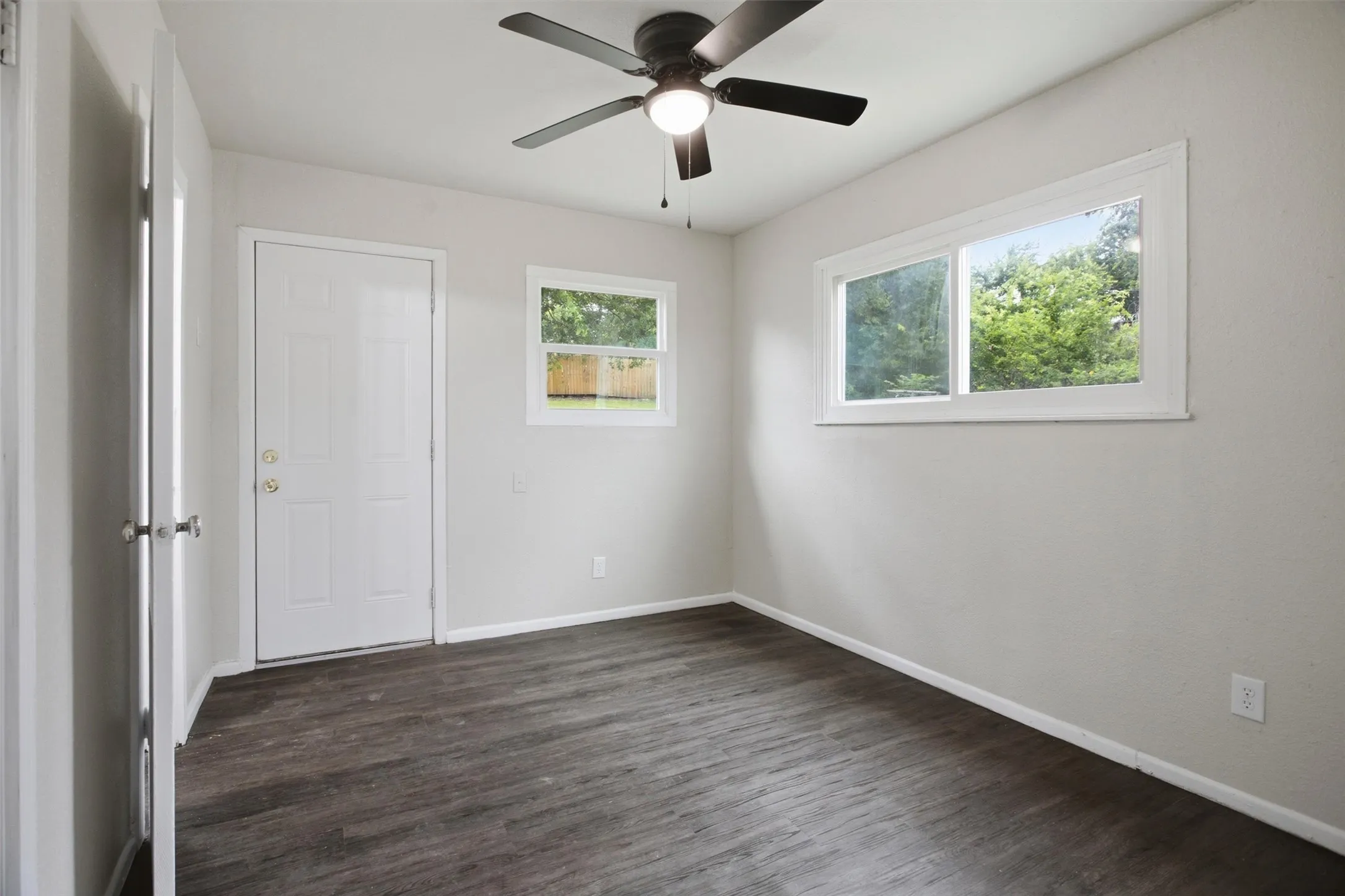 Single Family Residence For Sale in Tarrant County , 2264 Fritz Allen Street, Sansom Park, Texas 76114, 2 Bedroom, 1 Bathroom, Garage spaces, 624 Sqft, built in 1952, mls#21354126, Real Estate Agent in Sansom Park, Homes For Sale in Tarrant county, Homes For Sale in Sansom Park, Realtor in Sansom Park Texas, Real Estate Brokerage Independent Realty Texas, Luminita Cordes Realtor
