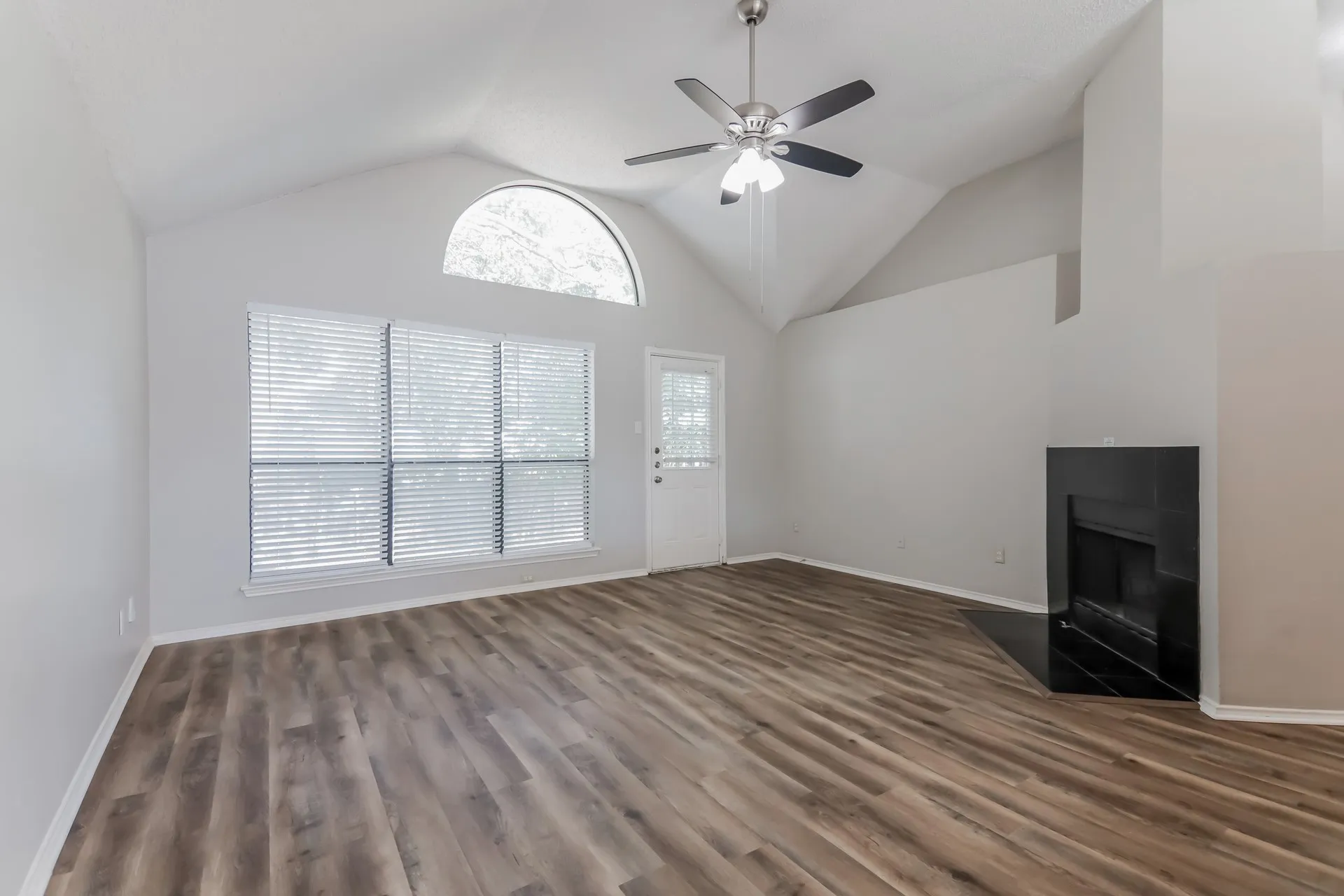 Single Family Residence For Rent in Collin County , 701 Long Hill Court, Mc Kinney, Texas 75071, 3 Bedroom, 2 Bathroom, 2 Garage spaces, 1,508 Sqft, built in 1994, mls#21354134, Real Estate Agent in Mc Kinney, Homes For Rent in Collin county, Homes For Rent in Mc Kinney, Realtor in Mc Kinney Texas, Real Estate Brokerage Independent Realty Texas, Luminita Cordes Realtor