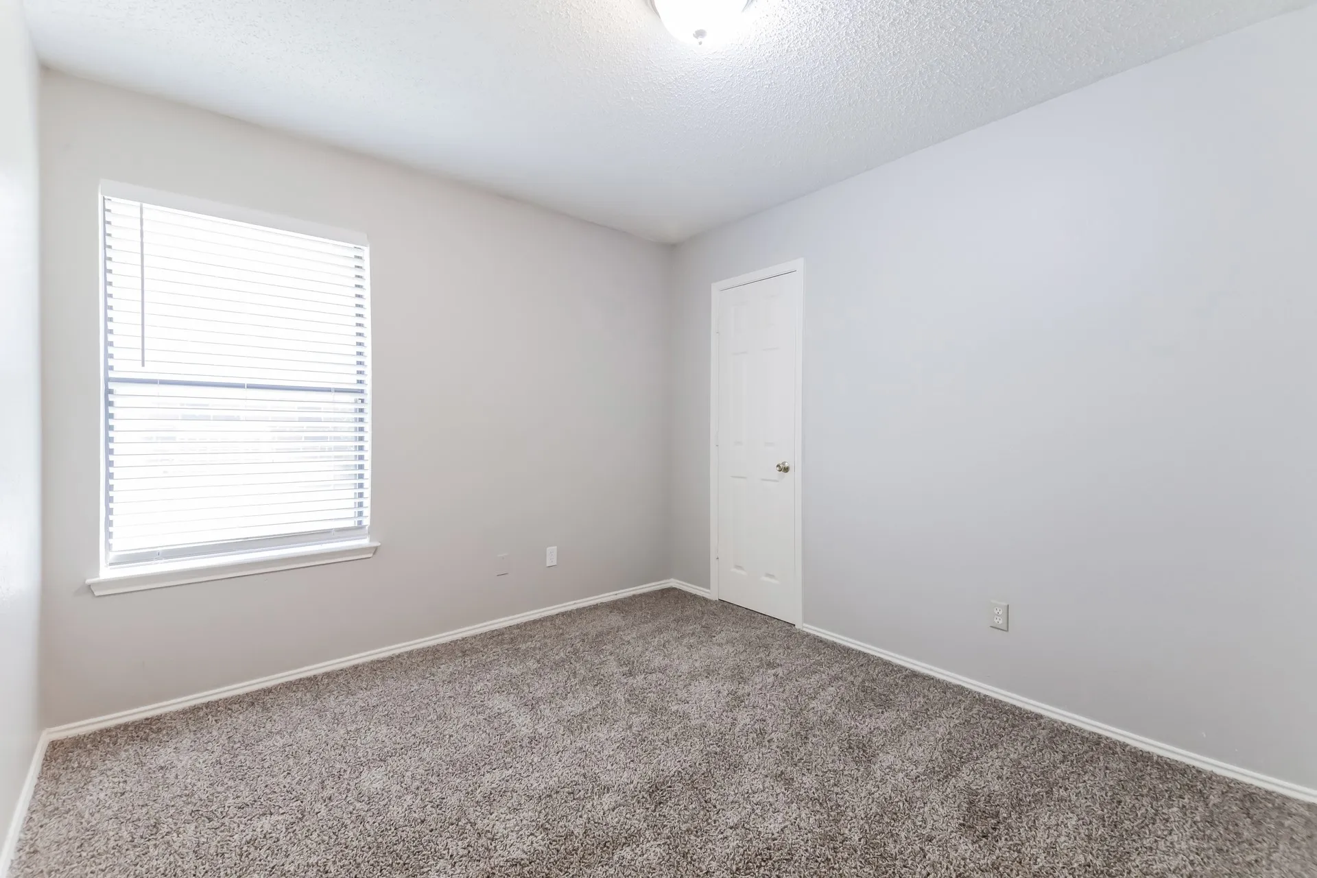 Single Family Residence For Rent in Collin County , 701 Long Hill Court, Mc Kinney, Texas 75071, 3 Bedroom, 2 Bathroom, 2 Garage spaces, 1,508 Sqft, built in 1994, mls#21354134, Real Estate Agent in Mc Kinney, Homes For Rent in Collin county, Homes For Rent in Mc Kinney, Realtor in Mc Kinney Texas, Real Estate Brokerage Independent Realty Texas, Luminita Cordes Realtor