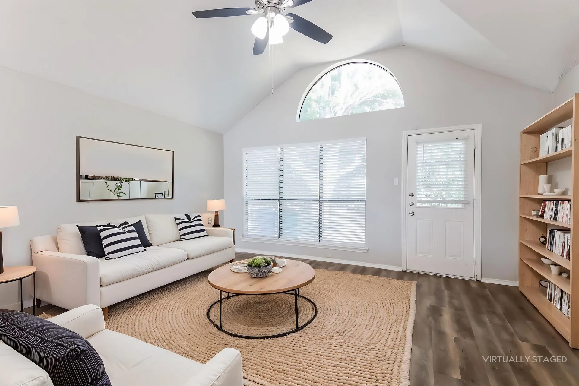 Single Family Residence For Rent in Collin County , 701 Long Hill Court, Mc Kinney, Texas 75071, 3 Bedroom, 2 Bathroom, 2 Garage spaces, 1,508 Sqft, built in 1994, mls#21354134, Real Estate Agent in Mc Kinney, Homes For Rent in Collin county, Homes For Rent in Mc Kinney, Realtor in Mc Kinney Texas, Real Estate Brokerage Independent Realty Texas, Luminita Cordes Realtor