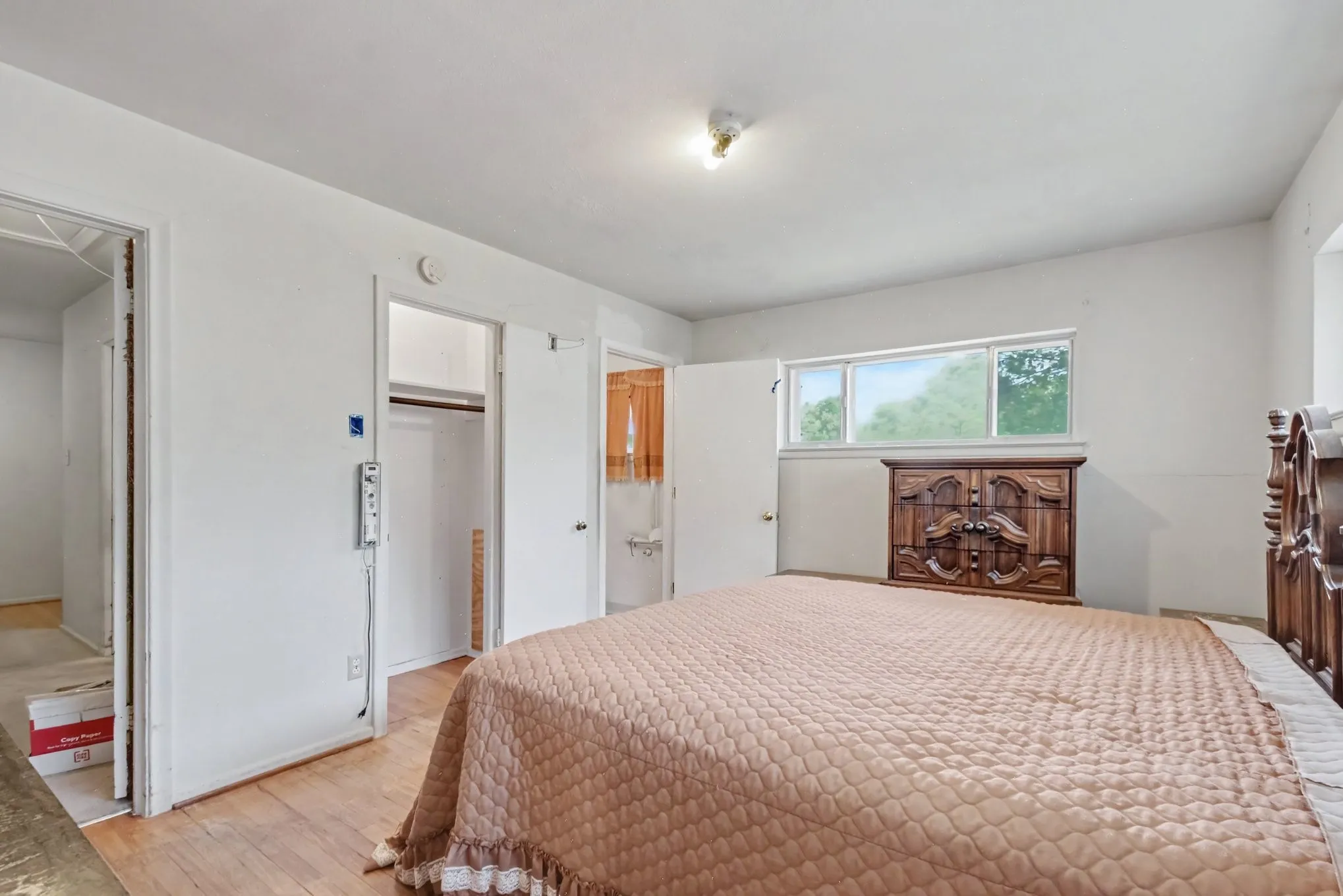 Single Family Residence For Sale in Dallas County , 1932 Pilgrim Drive, Irving, Texas 75061, 3 Bedroom, 2 Bathroom, Garage spaces, 1,526 Sqft, built in 1954, mls#21351173, Real Estate Agent in Irving, Homes For Sale in Dallas county, Homes For Sale in Irving, Realtor in Irving Texas, Real Estate Brokerage Independent Realty Texas, Luminita Cordes Realtor