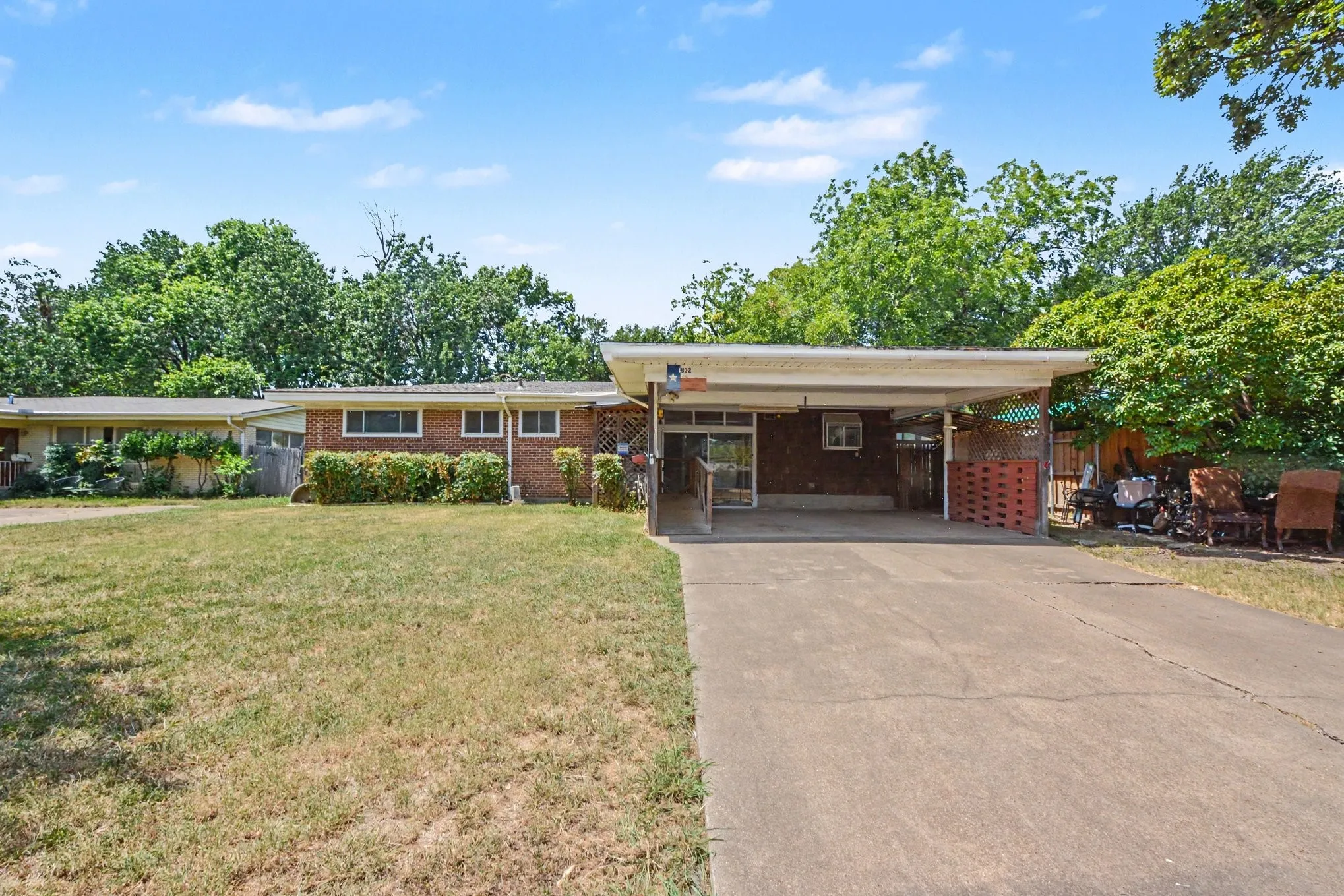 Single Family Residence For Sale in Dallas County , 1932 Pilgrim Drive, Irving, Texas 75061, 3 Bedroom, 2 Bathroom, Garage spaces, 1,526 Sqft, built in 1954, mls#21351173, Real Estate Agent in Irving, Homes For Sale in Dallas county, Homes For Sale in Irving, Realtor in Irving Texas, Real Estate Brokerage Independent Realty Texas, Luminita Cordes Realtor
