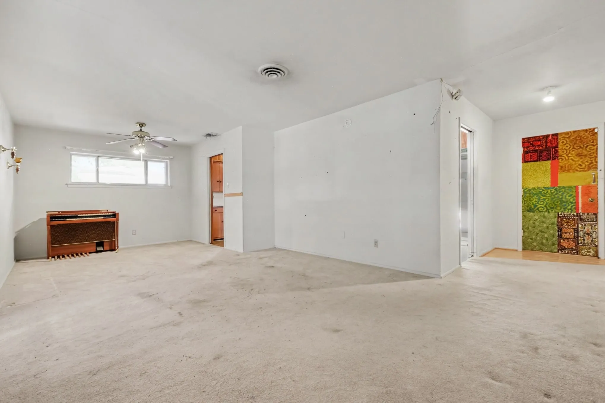 Single Family Residence For Sale in Dallas County , 1932 Pilgrim Drive, Irving, Texas 75061, 3 Bedroom, 2 Bathroom, Garage spaces, 1,526 Sqft, built in 1954, mls#21351173, Real Estate Agent in Irving, Homes For Sale in Dallas county, Homes For Sale in Irving, Realtor in Irving Texas, Real Estate Brokerage Independent Realty Texas, Luminita Cordes Realtor