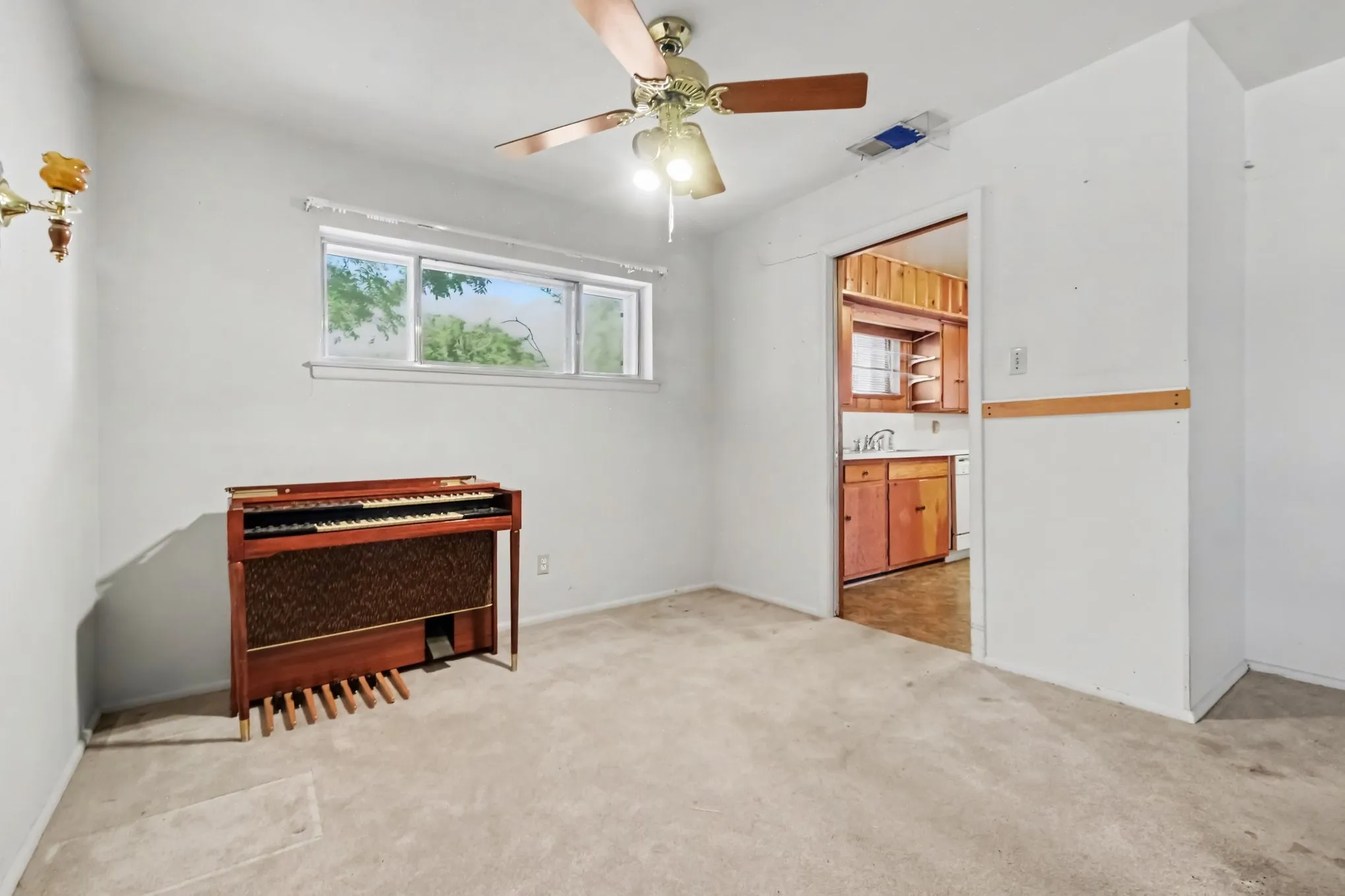 Single Family Residence For Sale in Dallas County , 1932 Pilgrim Drive, Irving, Texas 75061, 3 Bedroom, 2 Bathroom, Garage spaces, 1,526 Sqft, built in 1954, mls#21351173, Real Estate Agent in Irving, Homes For Sale in Dallas county, Homes For Sale in Irving, Realtor in Irving Texas, Real Estate Brokerage Independent Realty Texas, Luminita Cordes Realtor