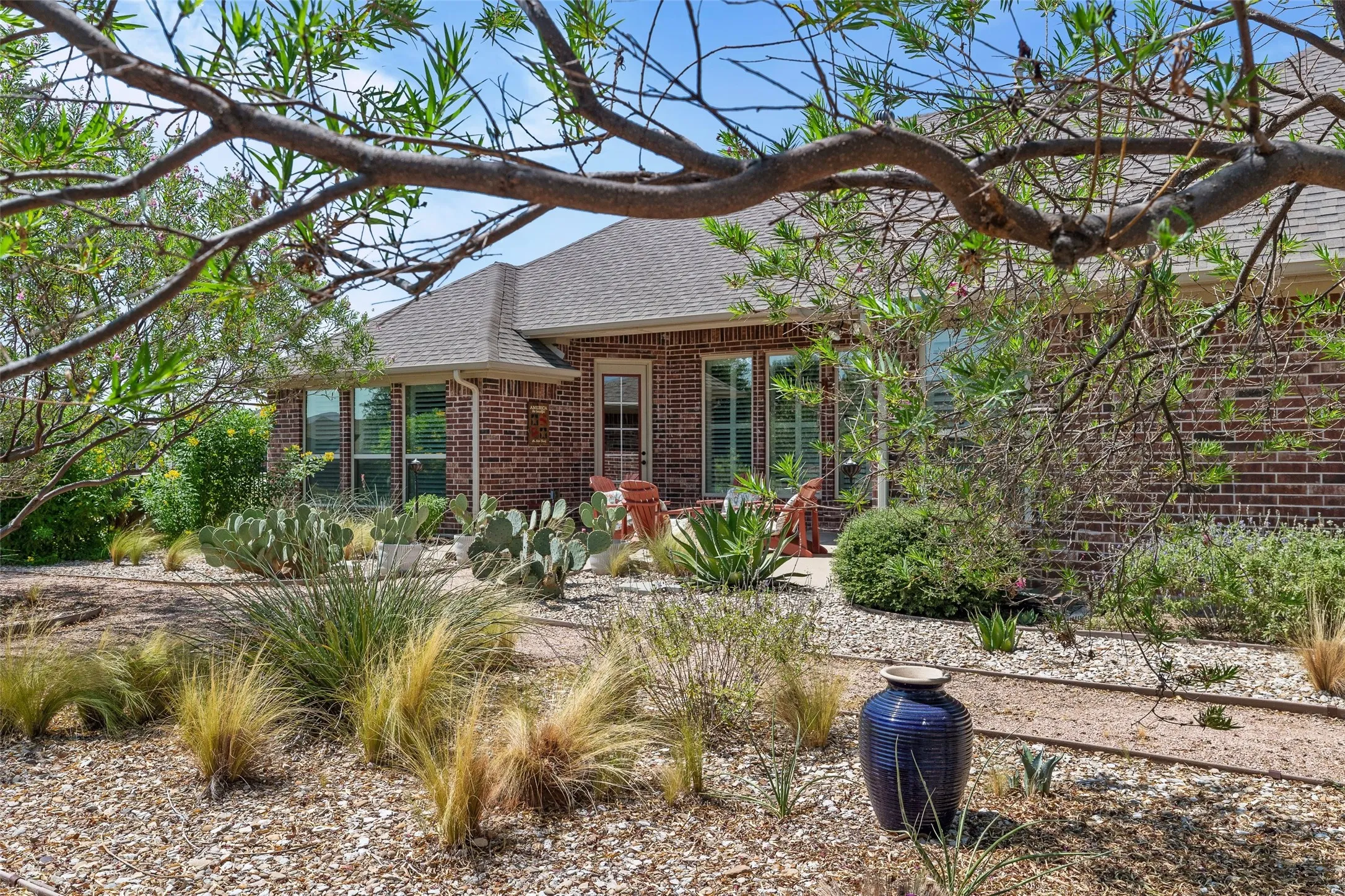 Single Family Residence For Sale in Hood County , 427 River Bank Lane, Granbury, Texas 76049, 4 Bedroom, 3 Bathroom, 2 Garage spaces, 2,542 Sqft, built in 2016, mls#21353750, Real Estate Agent in Granbury, Homes For Sale in Hood county, Homes For Sale in Granbury, Realtor in Granbury Texas, Real Estate Brokerage Independent Realty Texas, Luminita Cordes Realtor