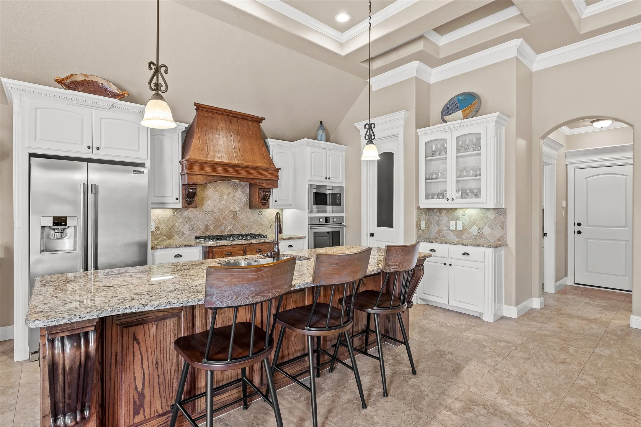 Single Family Residence For Sale in Hood County , 427 River Bank Lane, Granbury, Texas 76049, 4 Bedroom, 3 Bathroom, 2 Garage spaces, 2,542 Sqft, built in 2016, mls#21353750, Real Estate Agent in Granbury, Homes For Sale in Hood county, Homes For Sale in Granbury, Realtor in Granbury Texas, Real Estate Brokerage Independent Realty Texas, Luminita Cordes Realtor