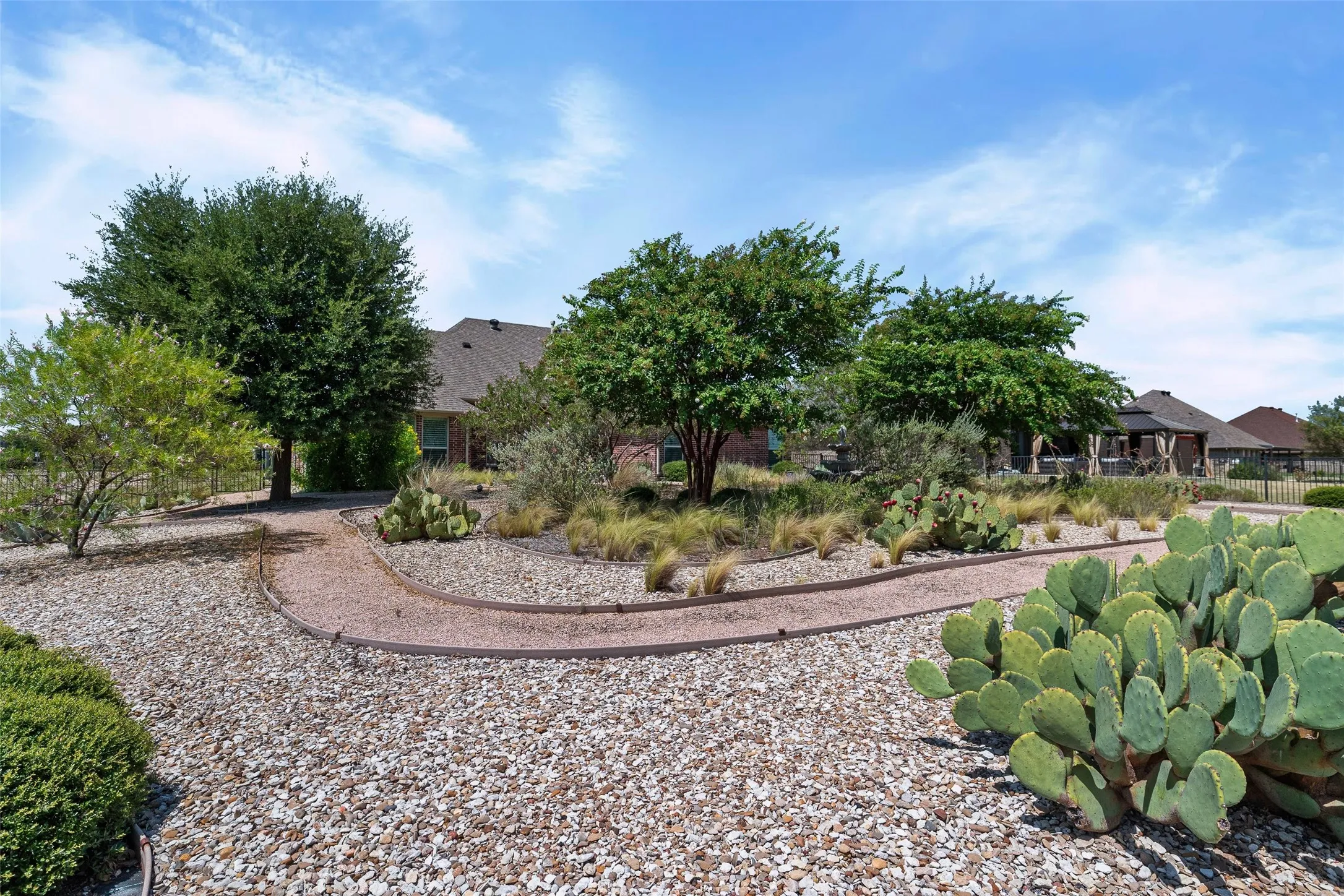 Single Family Residence For Sale in Hood County , 427 River Bank Lane, Granbury, Texas 76049, 4 Bedroom, 3 Bathroom, 2 Garage spaces, 2,542 Sqft, built in 2016, mls#21353750, Real Estate Agent in Granbury, Homes For Sale in Hood county, Homes For Sale in Granbury, Realtor in Granbury Texas, Real Estate Brokerage Independent Realty Texas, Luminita Cordes Realtor