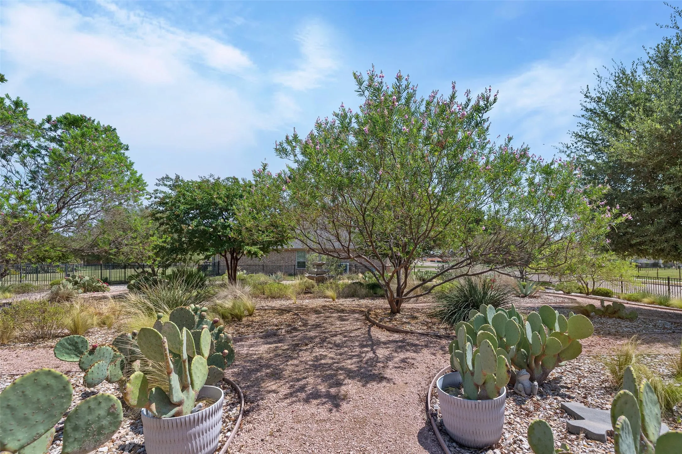 Single Family Residence For Sale in Hood County , 427 River Bank Lane, Granbury, Texas 76049, 4 Bedroom, 3 Bathroom, 2 Garage spaces, 2,542 Sqft, built in 2016, mls#21353750, Real Estate Agent in Granbury, Homes For Sale in Hood county, Homes For Sale in Granbury, Realtor in Granbury Texas, Real Estate Brokerage Independent Realty Texas, Luminita Cordes Realtor