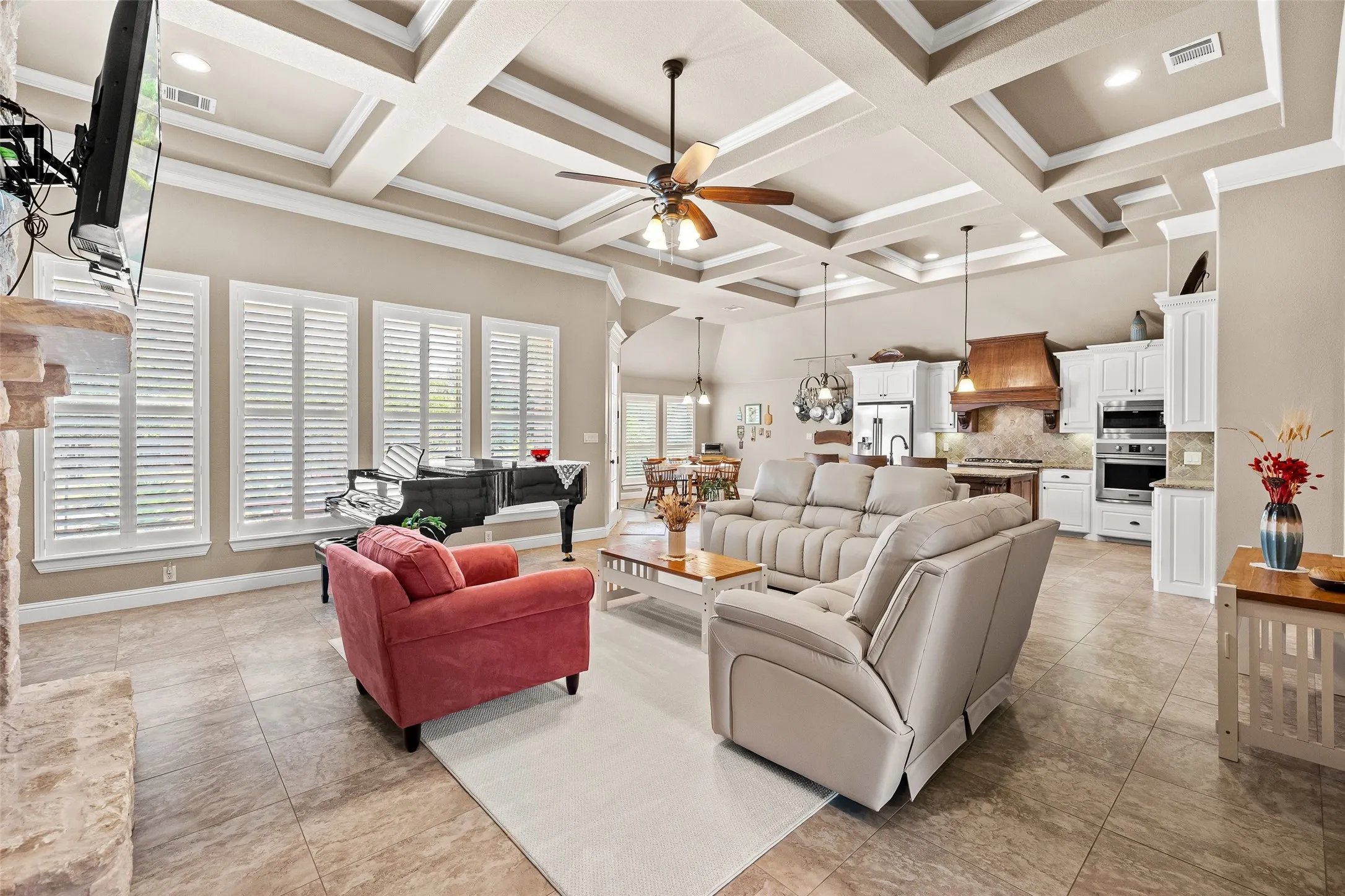 Single Family Residence For Sale in Hood County , 427 River Bank Lane, Granbury, Texas 76049, 4 Bedroom, 3 Bathroom, 2 Garage spaces, 2,542 Sqft, built in 2016, mls#21353750, Real Estate Agent in Granbury, Homes For Sale in Hood county, Homes For Sale in Granbury, Realtor in Granbury Texas, Real Estate Brokerage Independent Realty Texas, Luminita Cordes Realtor