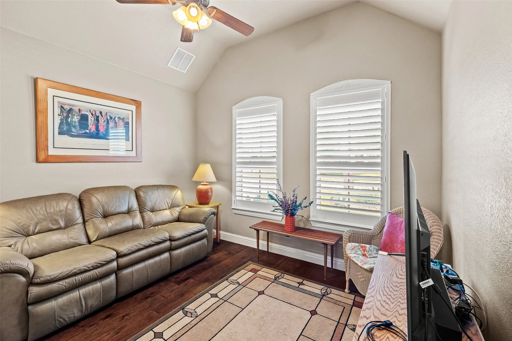 Single Family Residence For Sale in Hood County , 427 River Bank Lane, Granbury, Texas 76049, 4 Bedroom, 3 Bathroom, 2 Garage spaces, 2,542 Sqft, built in 2016, mls#21353750, Real Estate Agent in Granbury, Homes For Sale in Hood county, Homes For Sale in Granbury, Realtor in Granbury Texas, Real Estate Brokerage Independent Realty Texas, Luminita Cordes Realtor