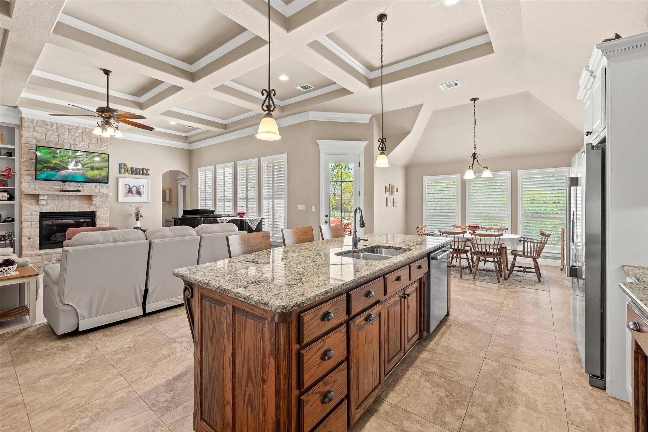 Single Family Residence For Sale in Hood County , 427 River Bank Lane, Granbury, Texas 76049, 4 Bedroom, 3 Bathroom, 2 Garage spaces, 2,542 Sqft, built in 2016, mls#21353750, Real Estate Agent in Granbury, Homes For Sale in Hood county, Homes For Sale in Granbury, Realtor in Granbury Texas, Real Estate Brokerage Independent Realty Texas, Luminita Cordes Realtor