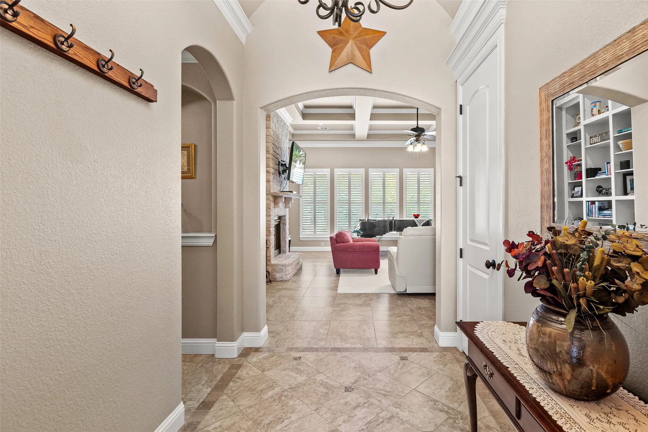 Single Family Residence For Sale in Hood County , 427 River Bank Lane, Granbury, Texas 76049, 4 Bedroom, 3 Bathroom, 2 Garage spaces, 2,542 Sqft, built in 2016, mls#21353750, Real Estate Agent in Granbury, Homes For Sale in Hood county, Homes For Sale in Granbury, Realtor in Granbury Texas, Real Estate Brokerage Independent Realty Texas, Luminita Cordes Realtor