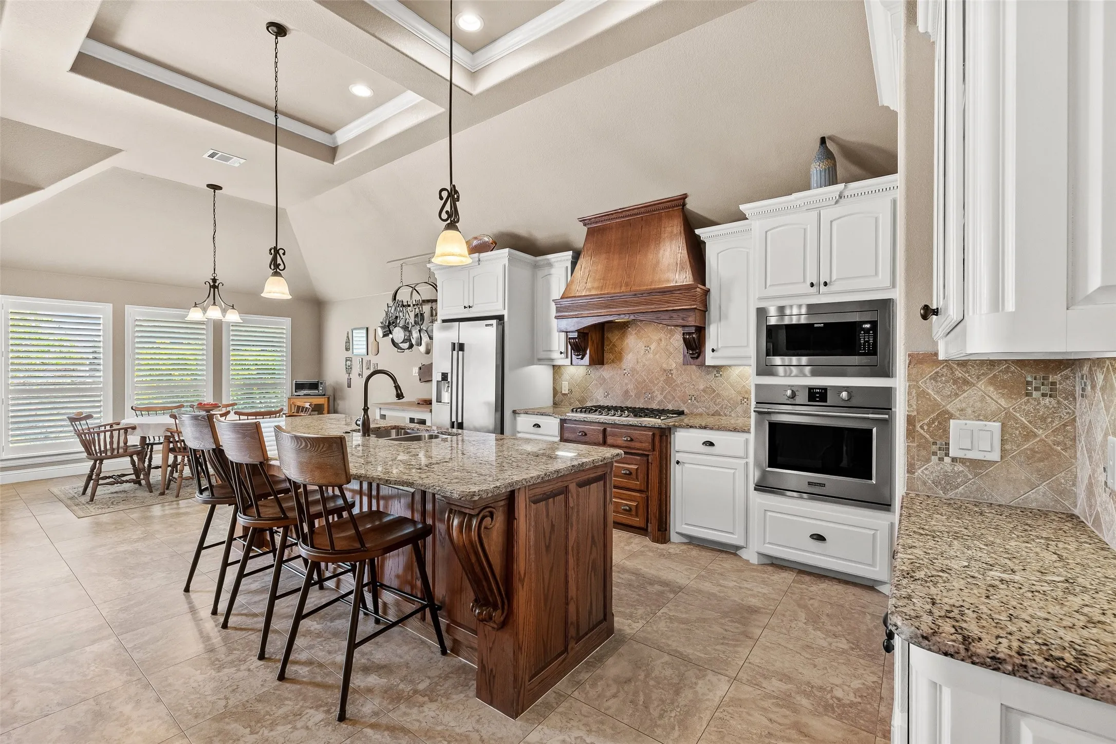 Single Family Residence For Sale in Hood County , 427 River Bank Lane, Granbury, Texas 76049, 4 Bedroom, 3 Bathroom, 2 Garage spaces, 2,542 Sqft, built in 2016, mls#21353750, Real Estate Agent in Granbury, Homes For Sale in Hood county, Homes For Sale in Granbury, Realtor in Granbury Texas, Real Estate Brokerage Independent Realty Texas, Luminita Cordes Realtor
