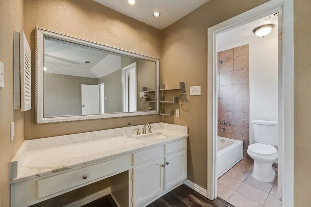 Single Family Residence For Sale in Dallas County , 3225 Willowglen Drive, Mesquite, Texas 75150, 3 Bedroom, 2 Bathroom, 2 Garage spaces, 1,516 Sqft, built in 1981, mls#21352174, Real Estate Agent in Mesquite, Homes For Sale in Dallas county, Homes For Sale in Mesquite, Realtor in Mesquite Texas, Real Estate Brokerage Independent Realty Texas, Luminita Cordes Realtor