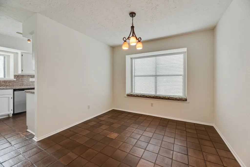 Single Family Residence For Sale in Dallas County , 3225 Willowglen Drive, Mesquite, Texas 75150, 3 Bedroom, 2 Bathroom, 2 Garage spaces, 1,516 Sqft, built in 1981, mls#21352174, Real Estate Agent in Mesquite, Homes For Sale in Dallas county, Homes For Sale in Mesquite, Realtor in Mesquite Texas, Real Estate Brokerage Independent Realty Texas, Luminita Cordes Realtor
