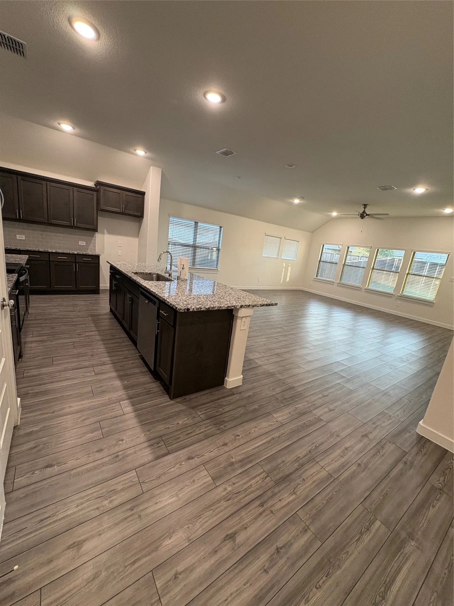 Single Family Residence For Rent in Hunt County , 3258 Feller Lane, Royse City, Texas 75189, 3 Bedroom, 2 Bathroom, 2 Garage spaces, 1,881 Sqft, built in 2021, mls#21353228, Real Estate Agent in Royse City, Homes For Rent in Hunt county, Homes For Rent in Royse City, Realtor in Royse City Texas, Real Estate Brokerage Independent Realty Texas, Luminita Cordes Realtor