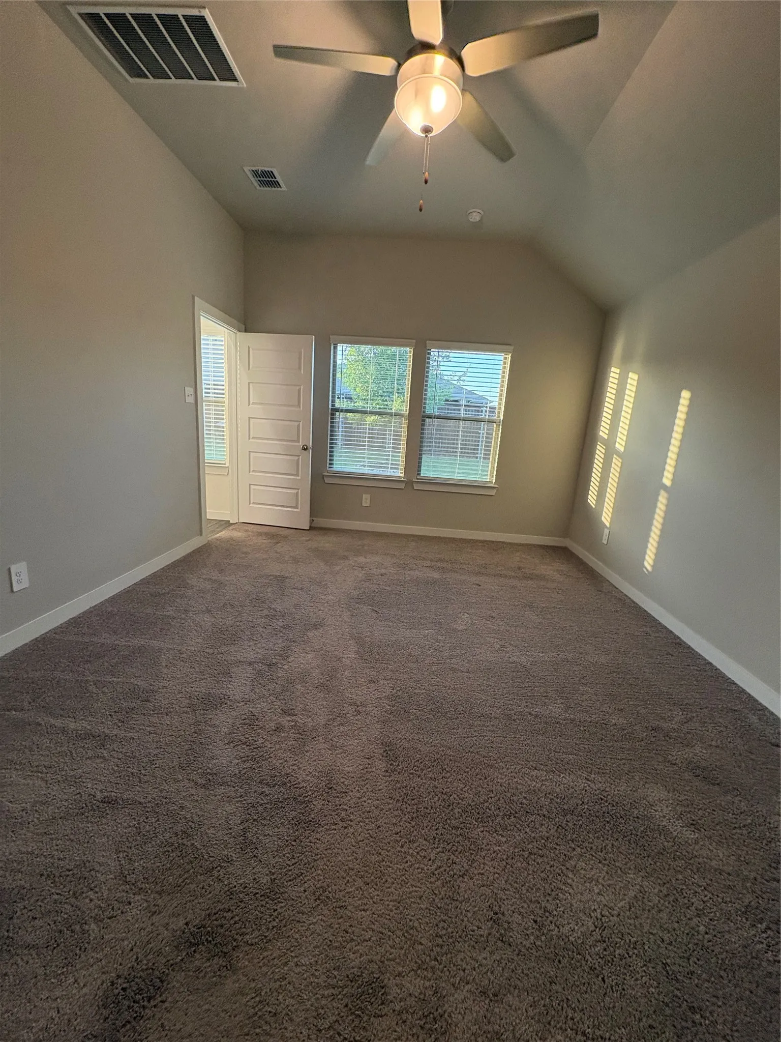 Single Family Residence For Rent in Hunt County , 3258 Feller Lane, Royse City, Texas 75189, 3 Bedroom, 2 Bathroom, 2 Garage spaces, 1,881 Sqft, built in 2021, mls#21353228, Real Estate Agent in Royse City, Homes For Rent in Hunt county, Homes For Rent in Royse City, Realtor in Royse City Texas, Real Estate Brokerage Independent Realty Texas, Luminita Cordes Realtor