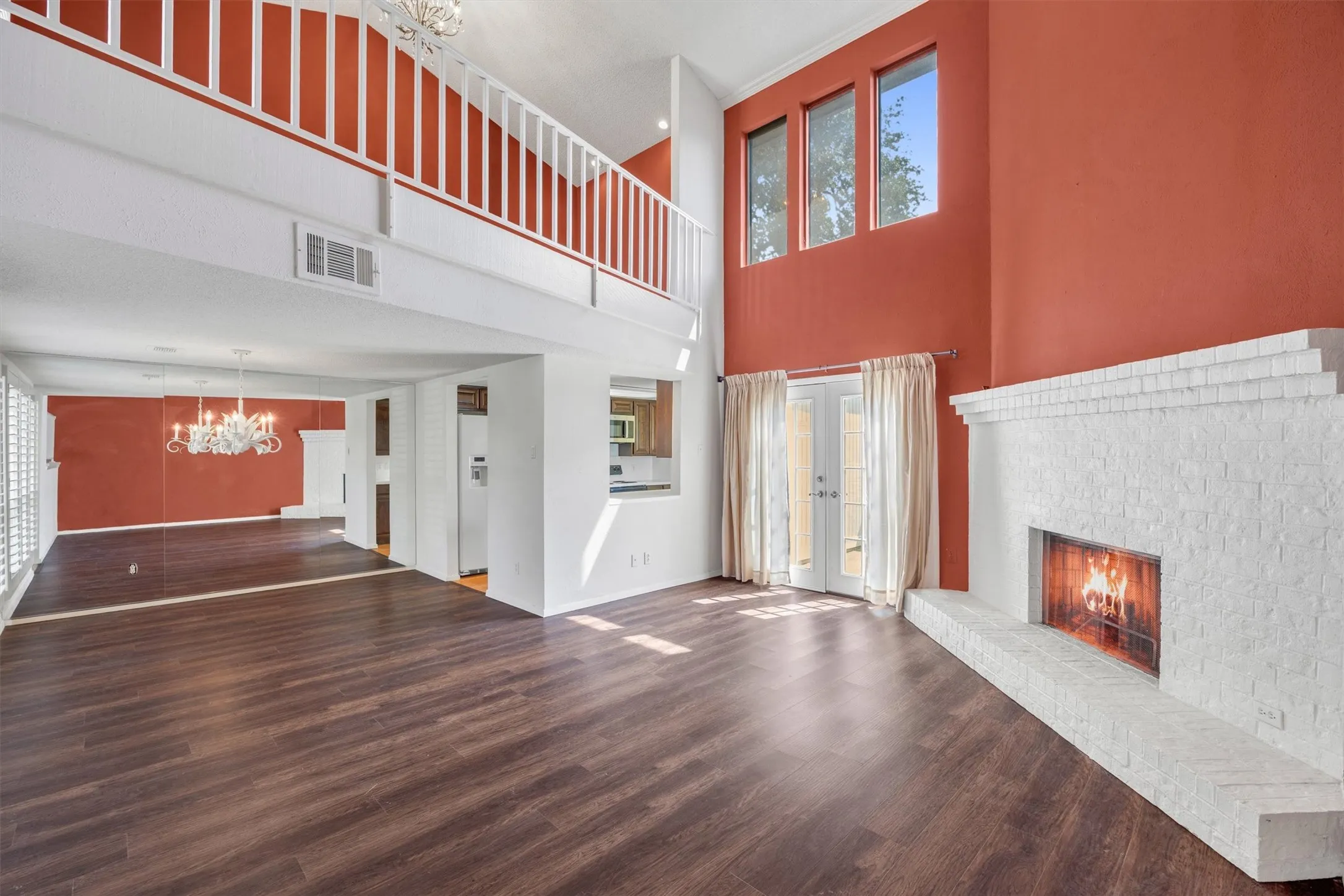Townhouse For Sale in Tarrant County , 2906 Wayside Drive, Bedford, Texas 76021, 2 Bedroom, 2 Bathroom, 2 Garage spaces, 1,729 Sqft, built in 1978, mls#21353677, Real Estate Agent in Bedford, Homes For Sale in Tarrant county, Homes For Sale in Bedford, Realtor in Bedford Texas, Real Estate Brokerage Independent Realty Texas, Luminita Cordes Realtor