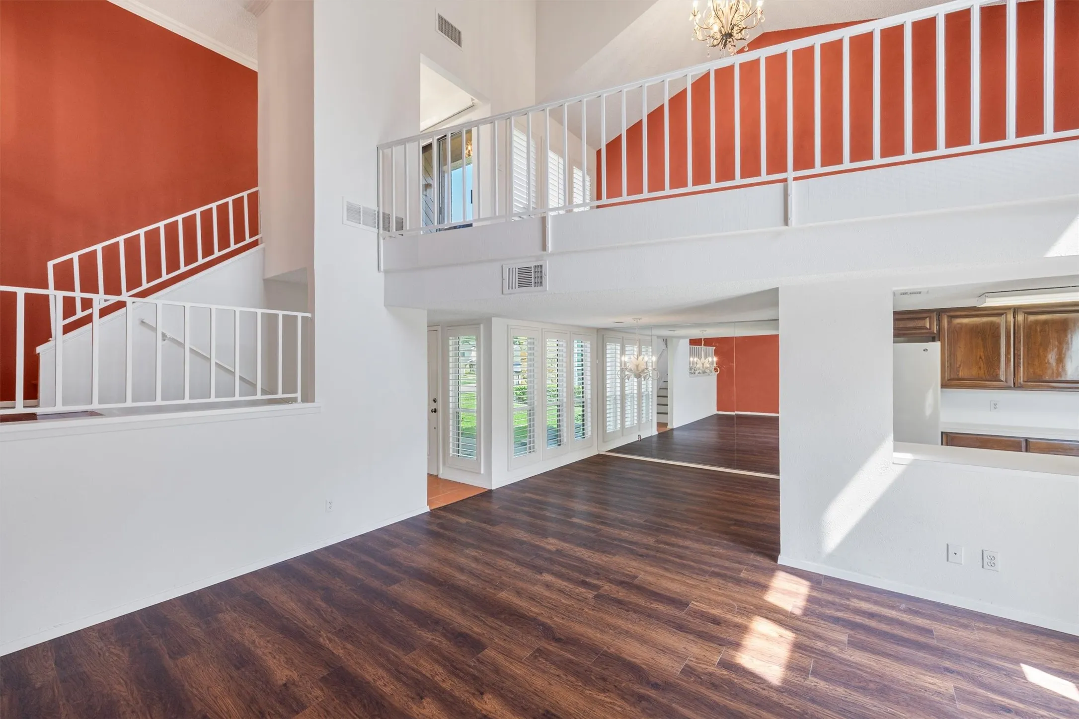 Townhouse For Sale in Tarrant County , 2906 Wayside Drive, Bedford, Texas 76021, 2 Bedroom, 2 Bathroom, 2 Garage spaces, 1,729 Sqft, built in 1978, mls#21353677, Real Estate Agent in Bedford, Homes For Sale in Tarrant county, Homes For Sale in Bedford, Realtor in Bedford Texas, Real Estate Brokerage Independent Realty Texas, Luminita Cordes Realtor