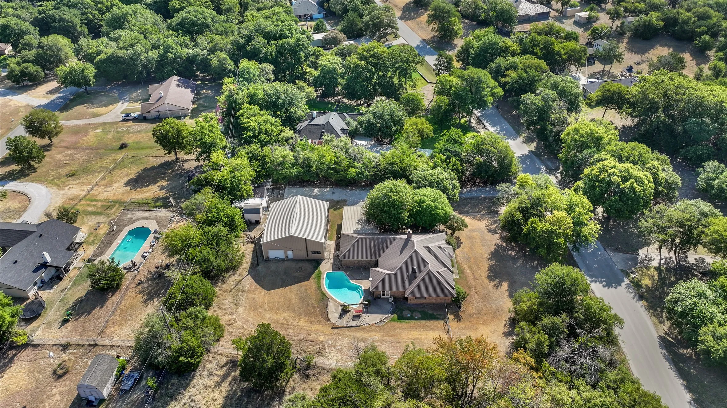 Single Family Residence For Sale in Parker County , 3603 Bluebonnet Circle, Weatherford, Texas 76087, 3 Bedroom, 2 Bathroom, 2 Garage spaces, 1,982 Sqft, built in 1985, mls#21350658, Real Estate Agent in Weatherford, Homes For Sale in Parker county, Homes For Sale in Weatherford, Realtor in Weatherford Texas, Real Estate Brokerage Independent Realty Texas, Luminita Cordes Realtor
