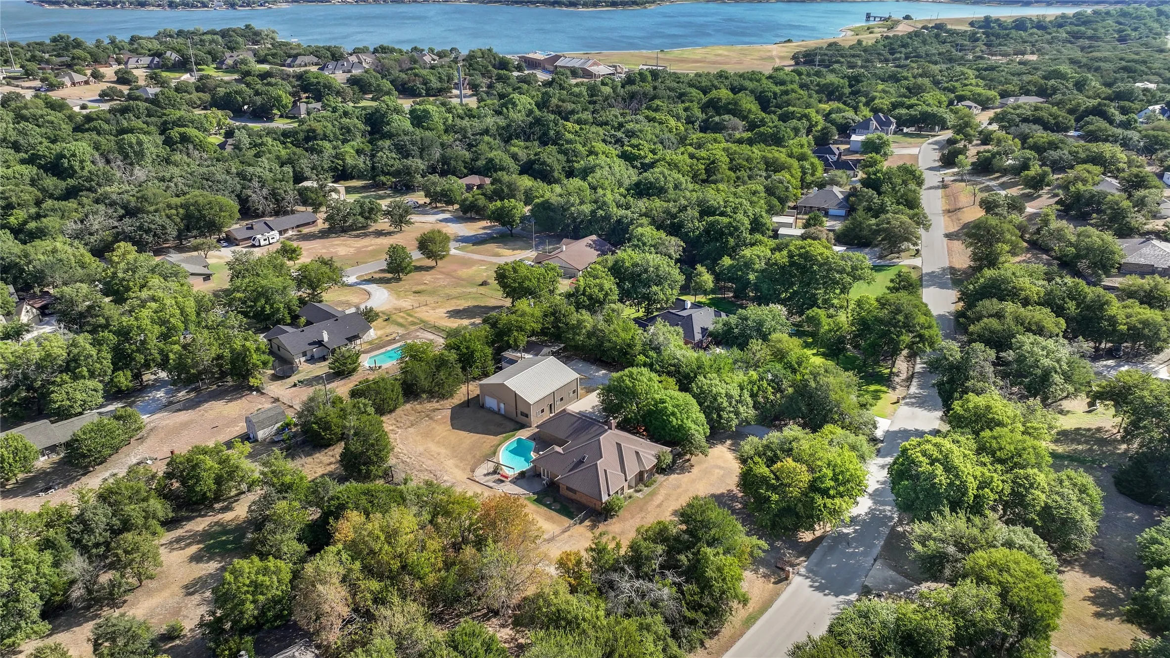 Single Family Residence For Sale in Parker County , 3603 Bluebonnet Circle, Weatherford, Texas 76087, 3 Bedroom, 2 Bathroom, 2 Garage spaces, 1,982 Sqft, built in 1985, mls#21350658, Real Estate Agent in Weatherford, Homes For Sale in Parker county, Homes For Sale in Weatherford, Realtor in Weatherford Texas, Real Estate Brokerage Independent Realty Texas, Luminita Cordes Realtor