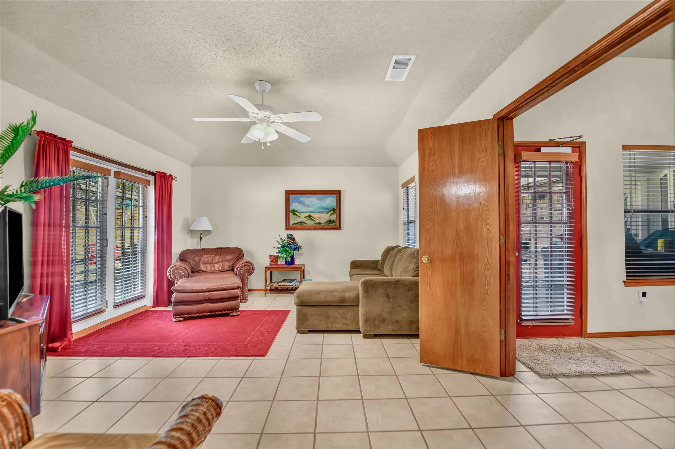 Single Family Residence For Sale in Parker County , 3603 Bluebonnet Circle, Weatherford, Texas 76087, 3 Bedroom, 2 Bathroom, 2 Garage spaces, 1,982 Sqft, built in 1985, mls#21350658, Real Estate Agent in Weatherford, Homes For Sale in Parker county, Homes For Sale in Weatherford, Realtor in Weatherford Texas, Real Estate Brokerage Independent Realty Texas, Luminita Cordes Realtor